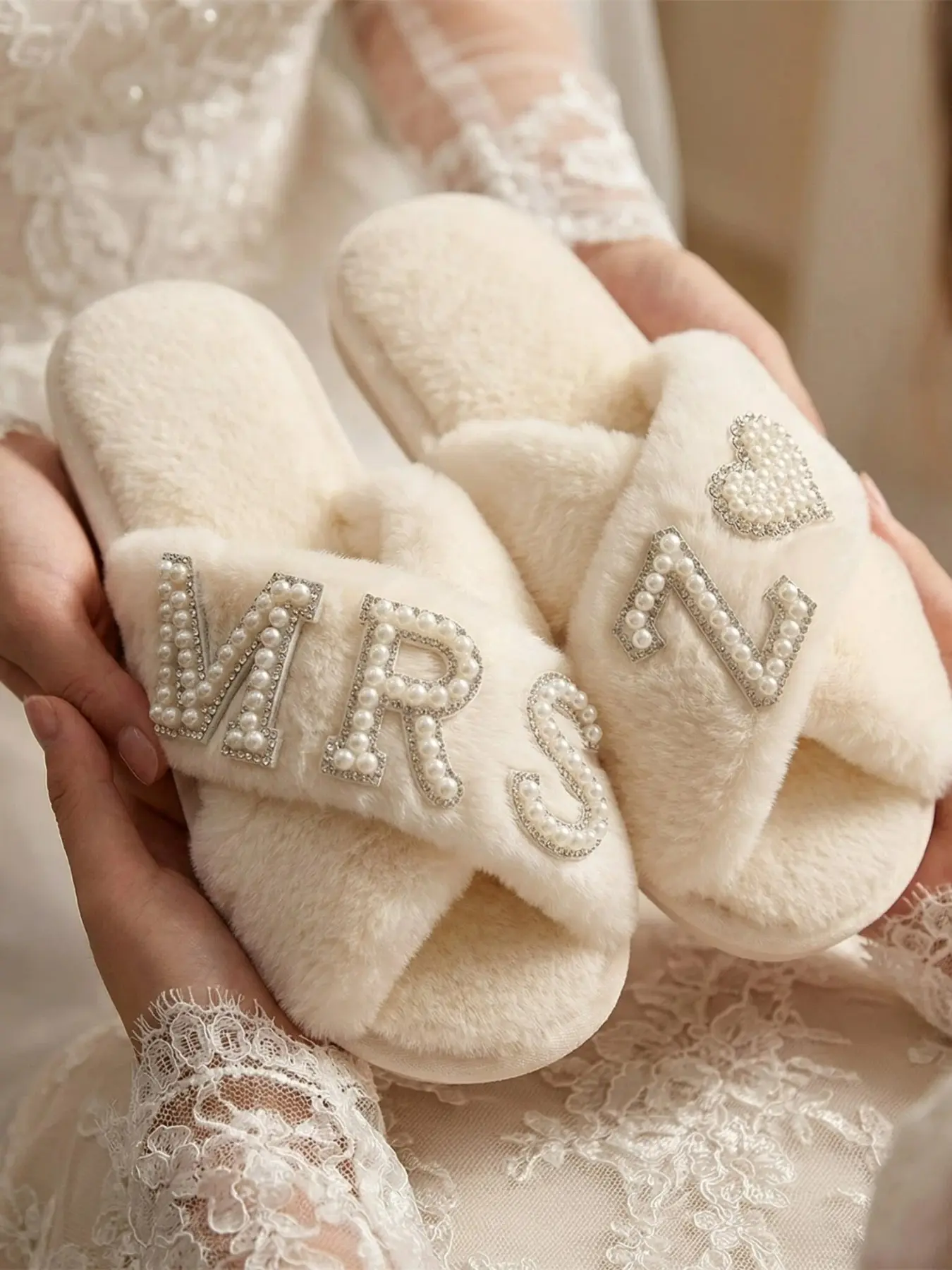 Ivory Cross Band Fuzzy Bride Women's Slippers, Pearl Rhinestone MRS Z Letter & Pearl Heart Open Toe Plush House Slides, Soft Warm Non-Slip Quiet Indoor Footwear, Match Wedding Morning Robe, Elegant Bridal Shower Honeymoon Gift, Cozy House Slippers