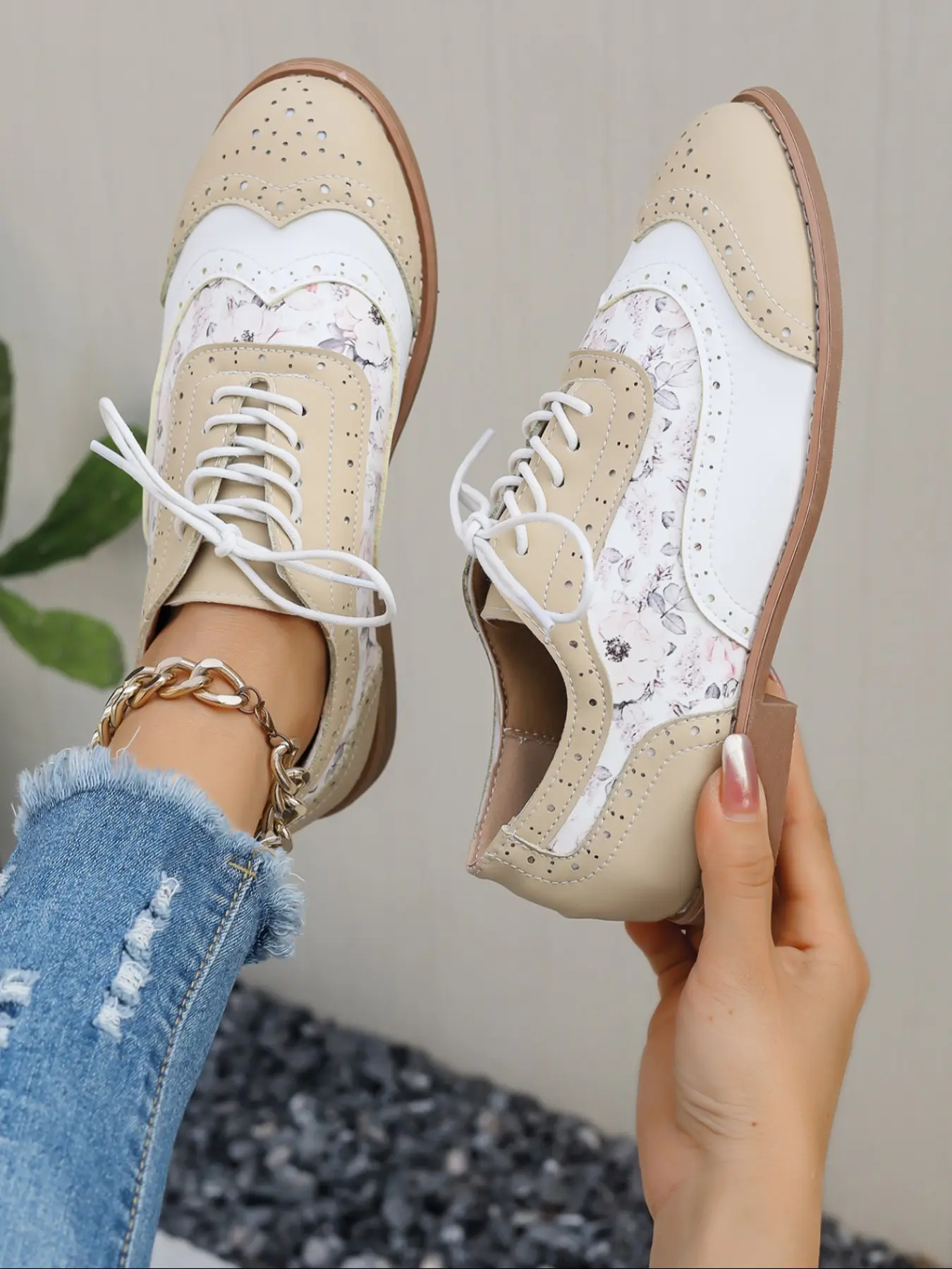 Elegant Women's Two-Tone Round Toe Oxford Shoes, Business Casual Oxfords, Comfortable PU Leather Flats for Office & Casual Wear, Versatile Lace-Up Design, Business Casual Shoes, Casual Work Shoes, Business Style Footwear
