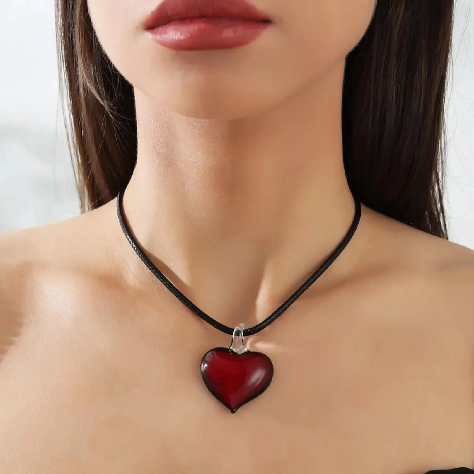 Women's Heart Shape Glass Pendant Choker Necklace - Classic Statement Necklace, Lightweight, One Size Collectible Jewelry - Birthday Gift Jewelry, Ideal for Mother’s Day Events