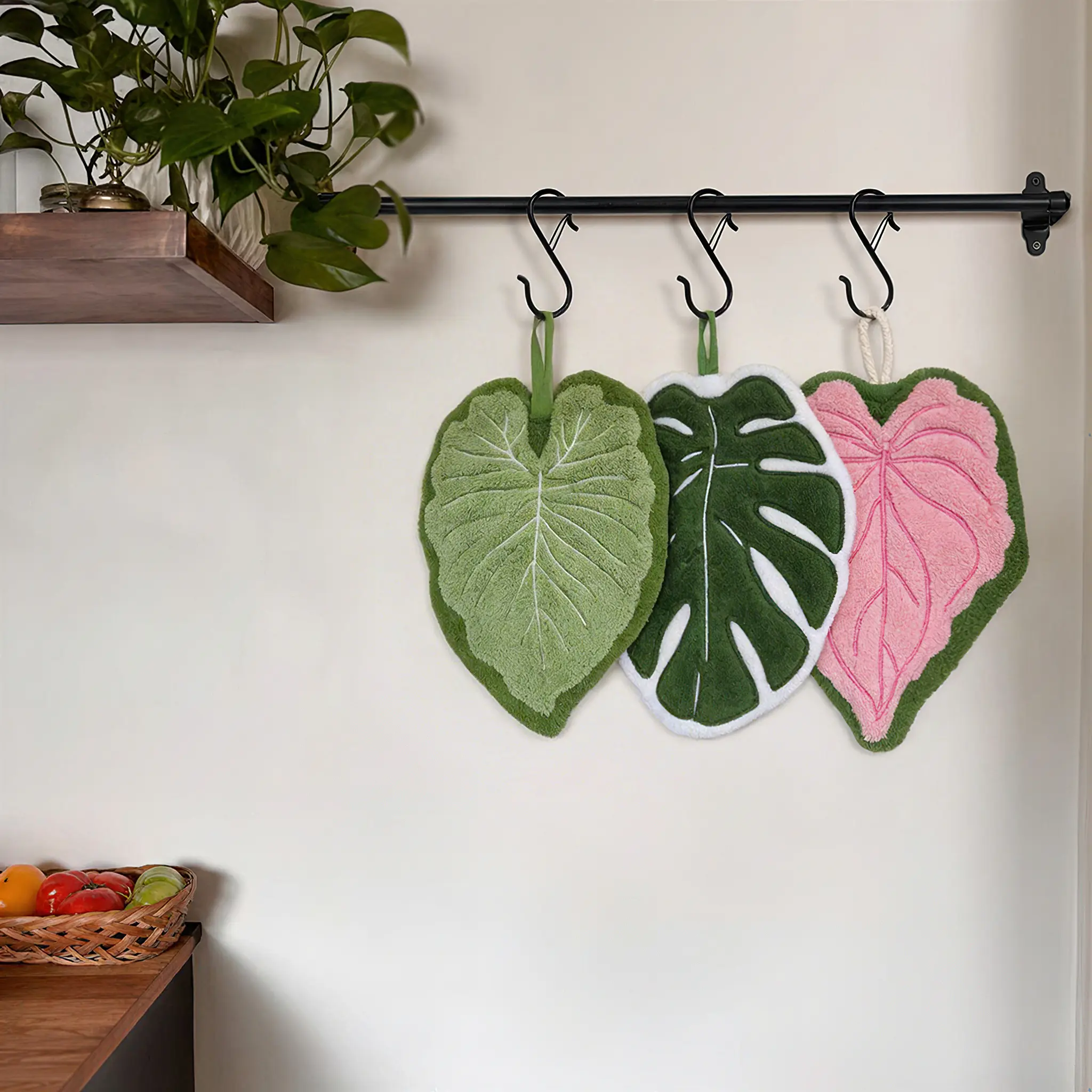 Leaf Hand Towel with S Hanging Loop,Soft Absorbent Hand Towel, Cute Coral Fleece Kitchen Towels, Bathroom Towels Decorative, Cute Coral Fleece Kitchen Towels, And Lint-Free,Monstera Leaf Towel For Bath/Kitchen/Living Room