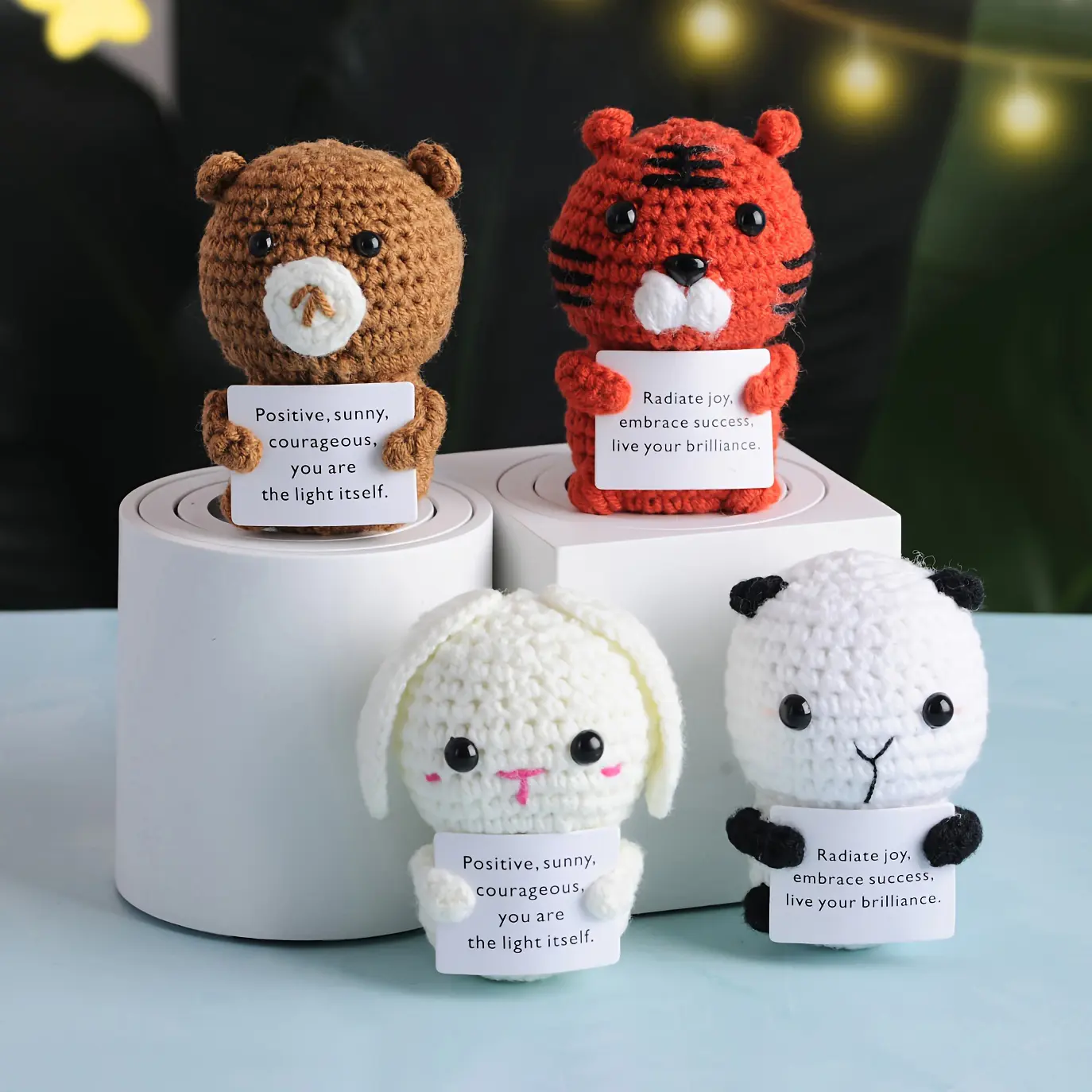 Cute Creative Handmade Crochet Animal Figurines with Encouraging Hug Cards, Heartwarming Gifts for Friends and Family, Ideal for Birthdays and Holidays