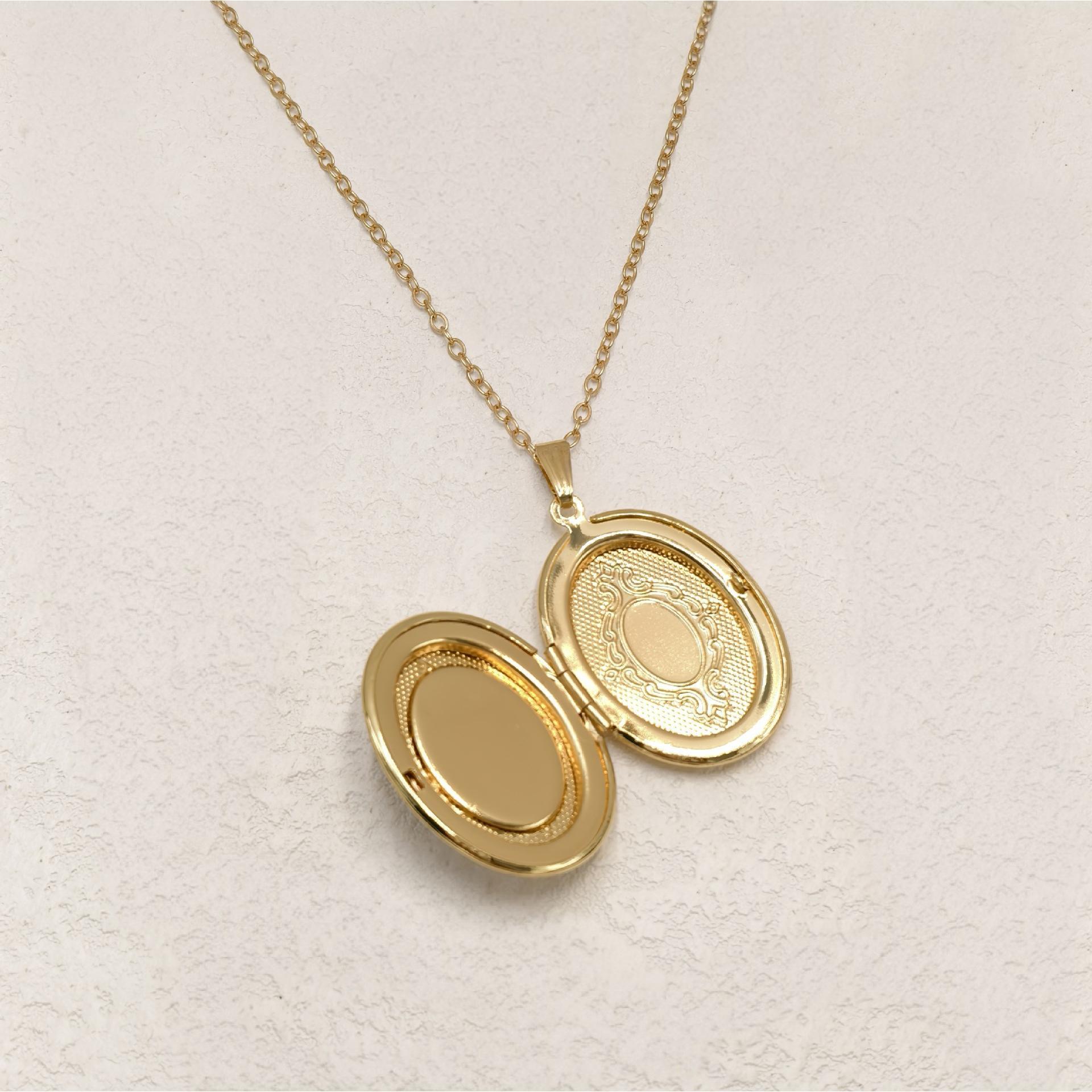 18K Gold Plated Photo Locket Necklace - Neo-Victorian Floral Openwork Pendant, Baroque Style Memory Keeper for Women, Elegant Vintage Picture Frame Jewelry, Personalized Gift for Mom chain men unisex religious teengirl charming weird girl