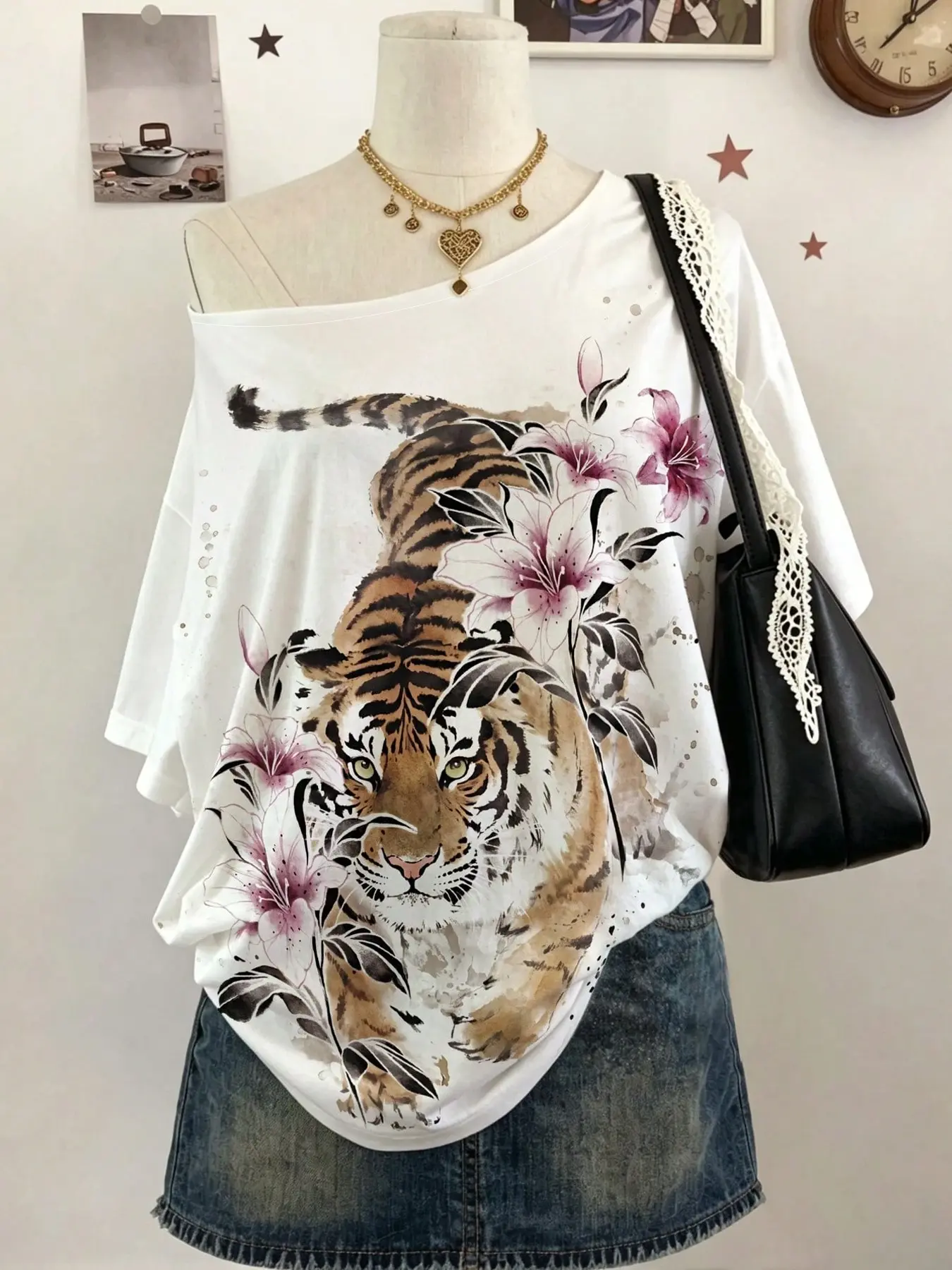 Women's Casual Retro Street Tiger Flower Print Sexy Off-Shoulder Loose T-Shirt, Summer Fall, Short Sleeve, Fashionable, Floral