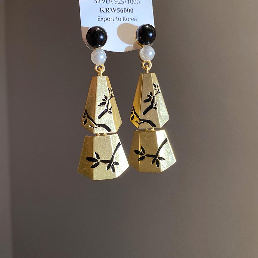 Silver Needle Pearl Branching Wind Chime Tassel Stud Earrings, New Chinese Retro Palace Style Earrings with Light Luxury and High-End Appeal Ear Accessories