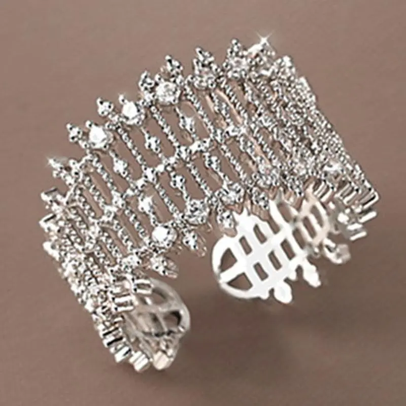 Adjustable open-loop design, multifunctional for daily wear and a niche fashion ring suitable as a gift for women