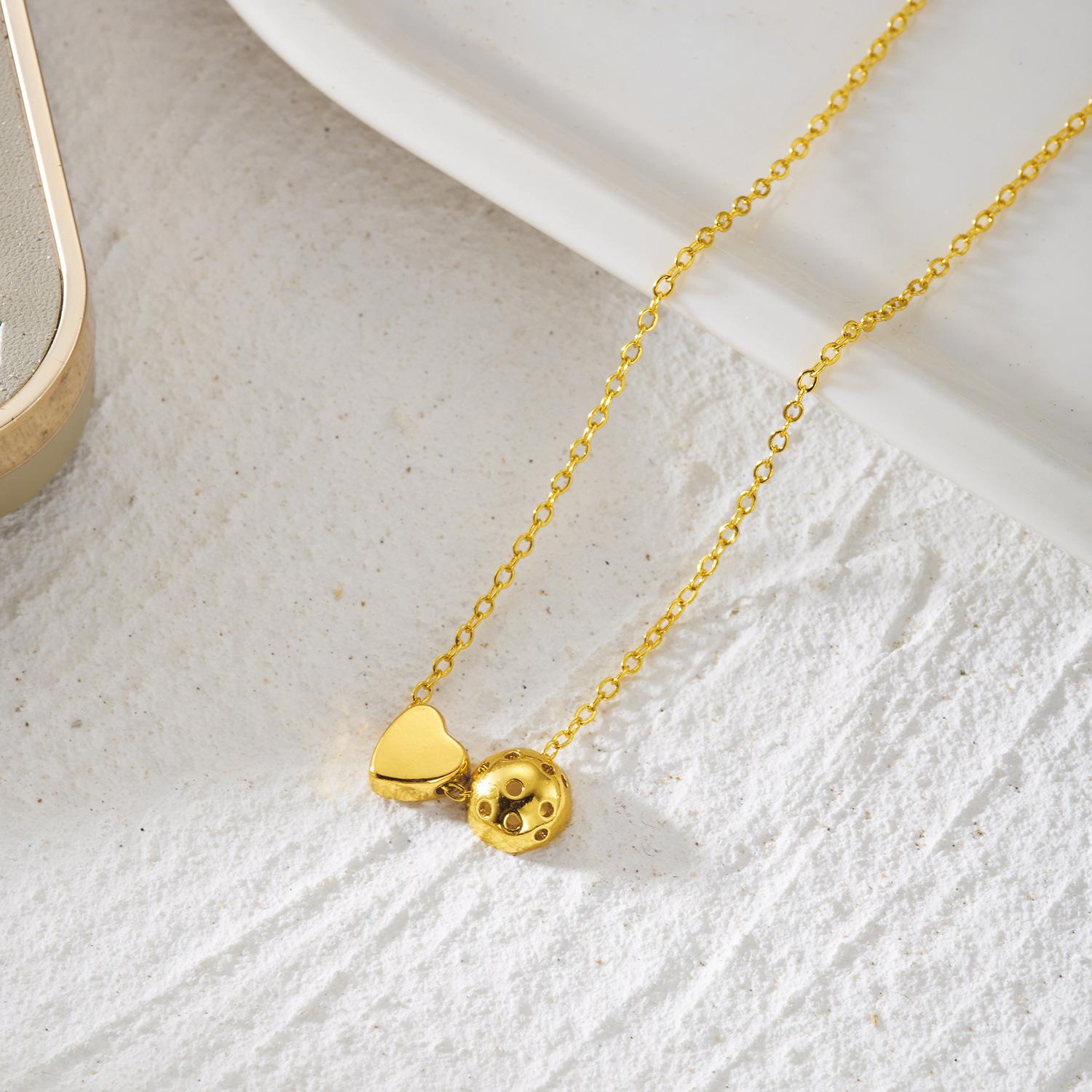 Minimalist Sports Alloy Heart Basketball Volleyball Pendant Necklace, Daily Wear Versatile Paper Card Chain, Fashionable Accessory