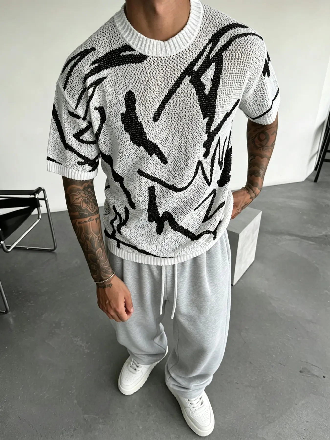 Men's Casual Two-Piece Set, Short Sleeve Textured Sweater and Sweatpants, Loose-Fit Fall & Winter Streetwear