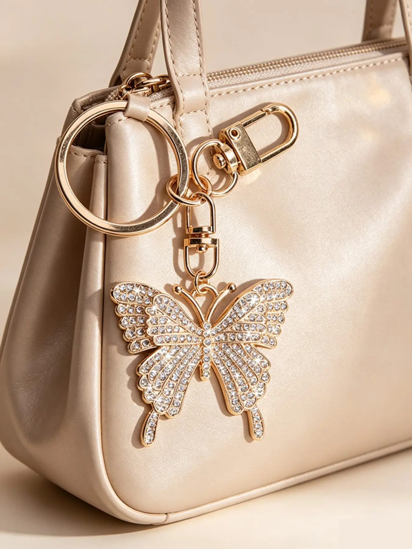 Crystal Butterfly Keychain, Elegant Rose Gold Alloy, Sparkling Rhinestones, Perfect for Cars and Bags, Ideal Valentine's Gift, Durable Design