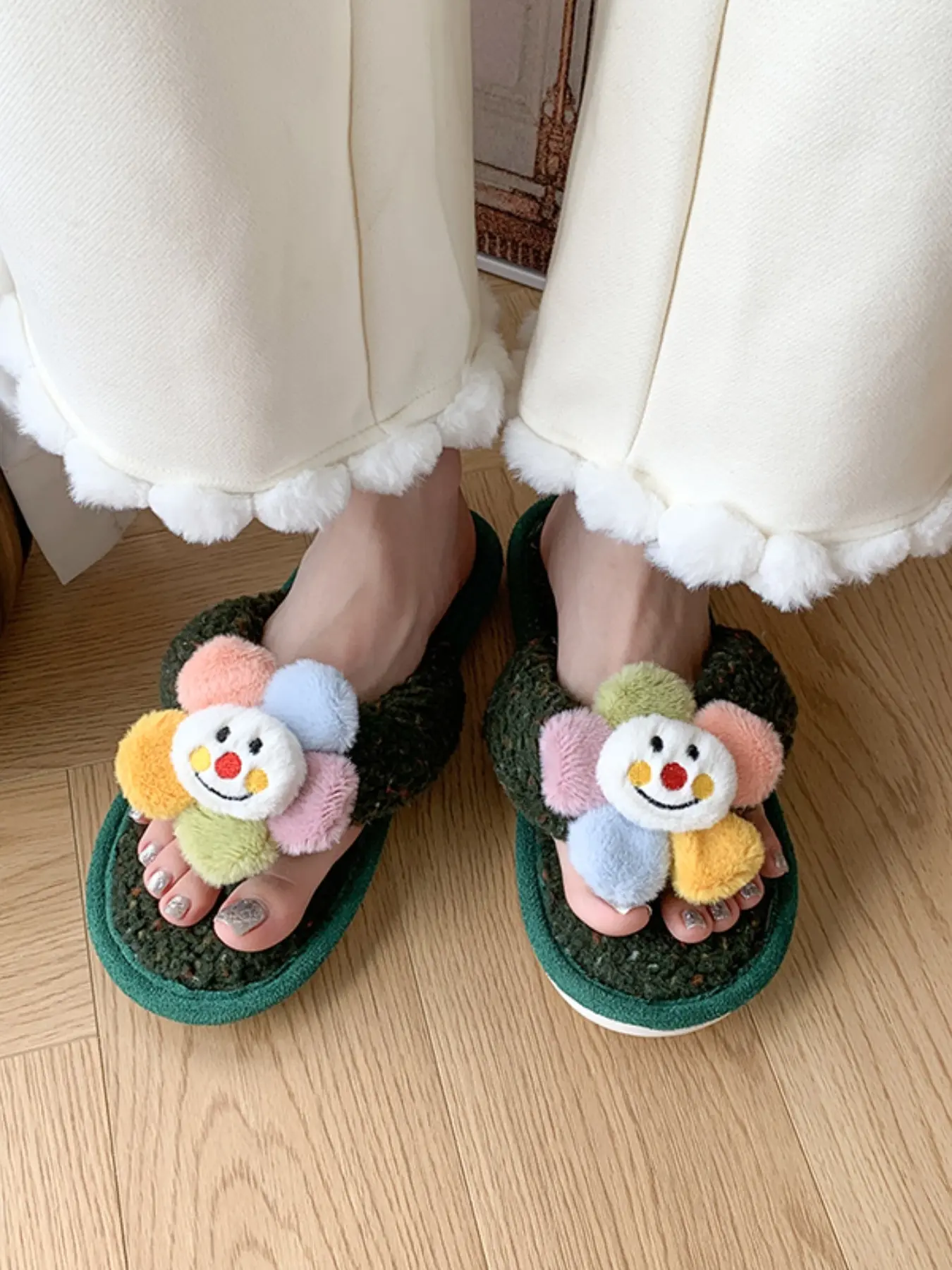 Women's Heart Rhinestone Fuzzy Slippers, Fall Winter Warm Anti-Slip Soft Sole, Slip-On Shoes for Coffee & Delivery, Comfortable & Convenient, Warm House Slippers