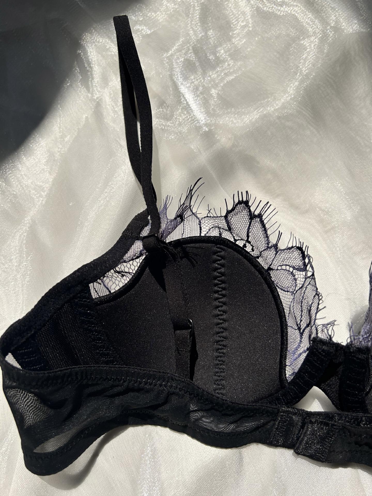 French Lace Sexy Cut-out Lingerie Women's Bra Set with Elegant Design and Comfortable Fit