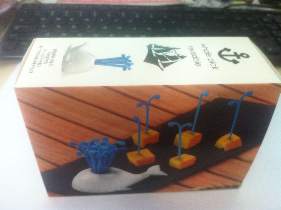 Cartoon Whale Water Spray Design Fruit Forks, Daily Home Kitchen Fruit Dessert Picks