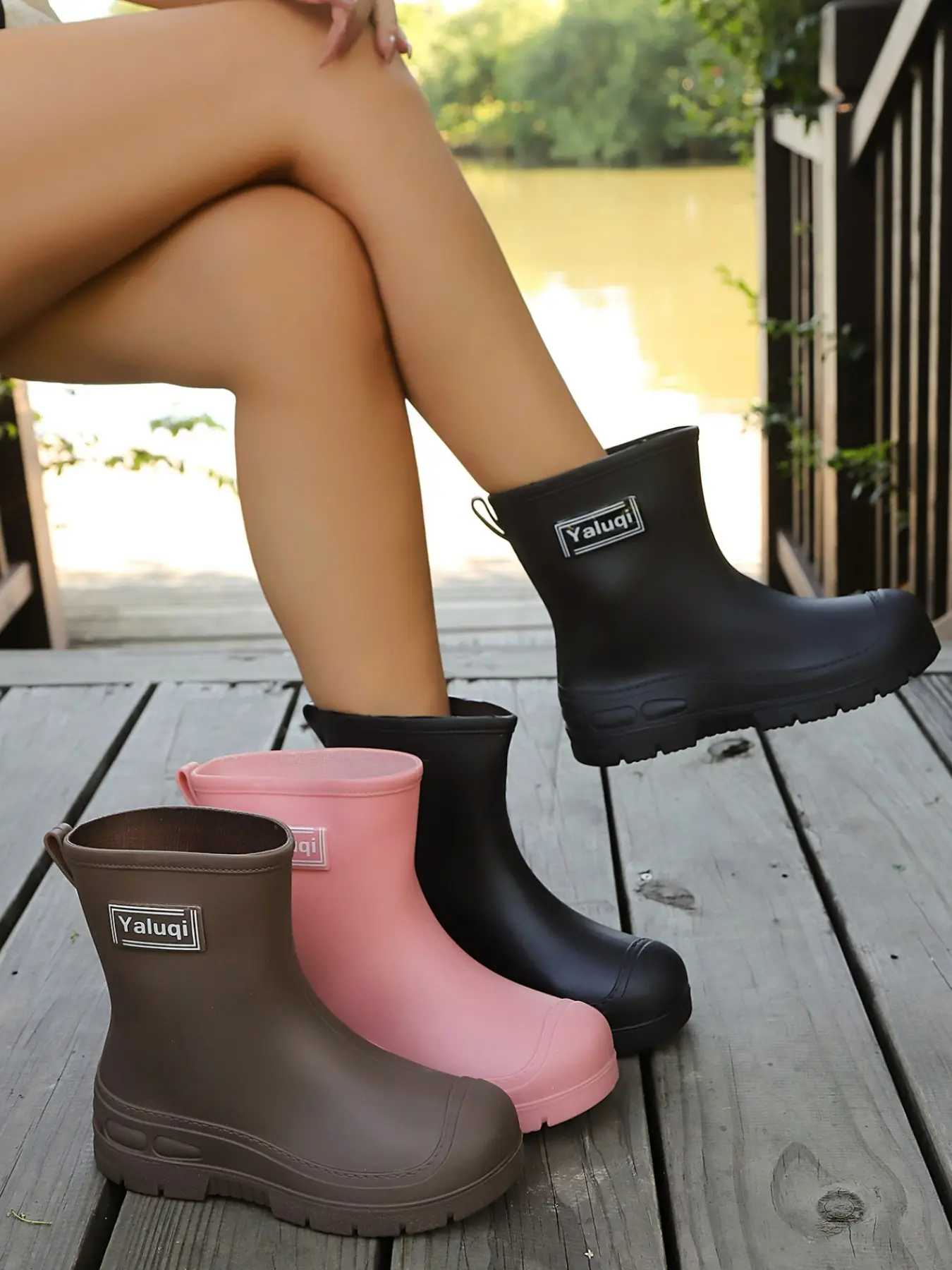 High-Style Women's Waterproof Rain Boots, Short Cuff Design, Non-Slip Deep Tread Sole, Soft Rubber Material, Foldable and Portable, Essential for Daily Use