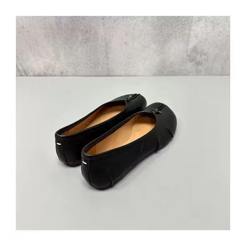 Fashion Hot PU Leather Tabi Shoes Women Handmade Women Flats High Quality Shoes Luxury Design Split-Toe Mules Shoes