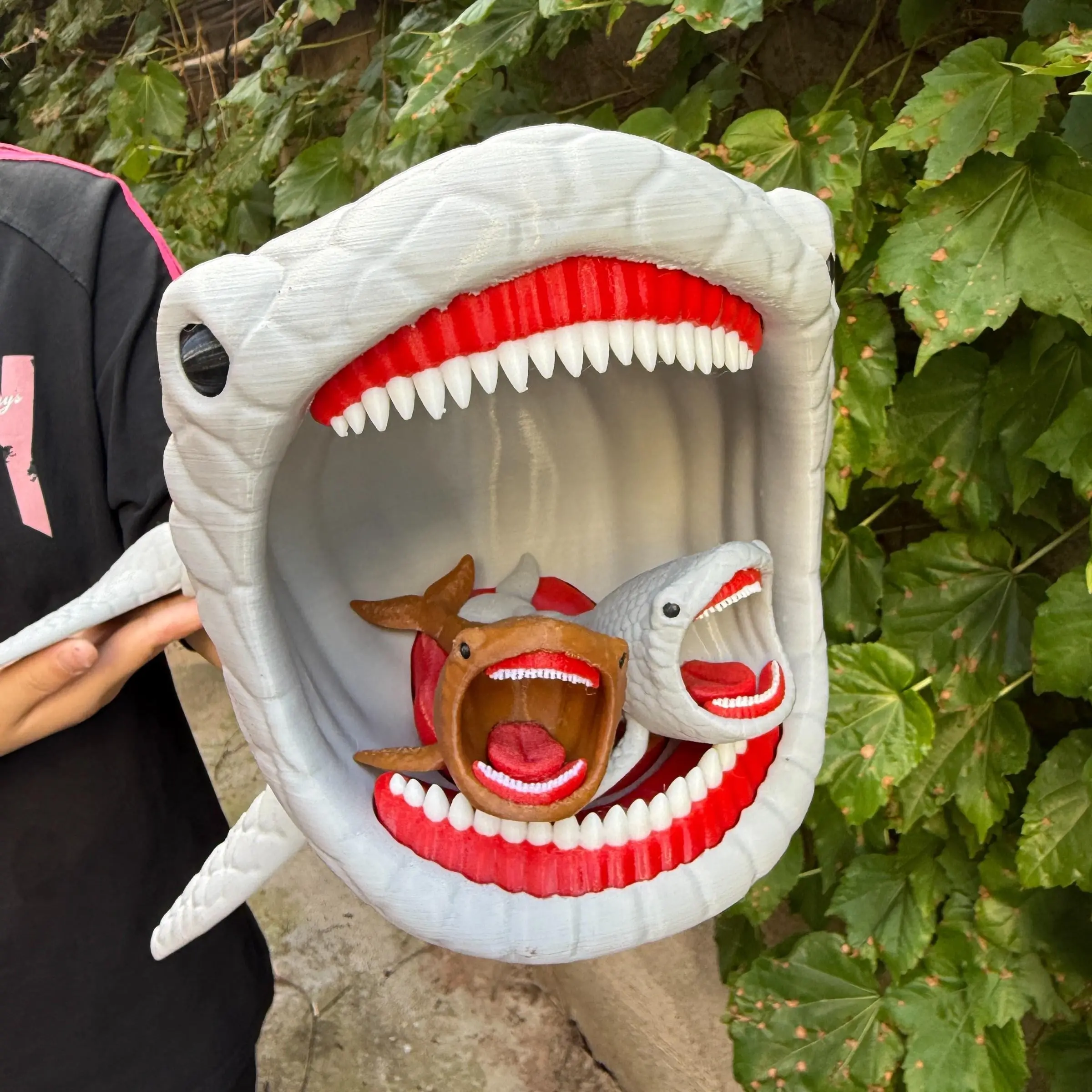 3D Printed Shark Stress Relief Toy, Pressable Mouth Shark Desk Toy, Large Mouth with Teeth Squeeze Fun, Squeeze Fidget Tool, Relaxation Pressure Toy, Shark Lover Gift