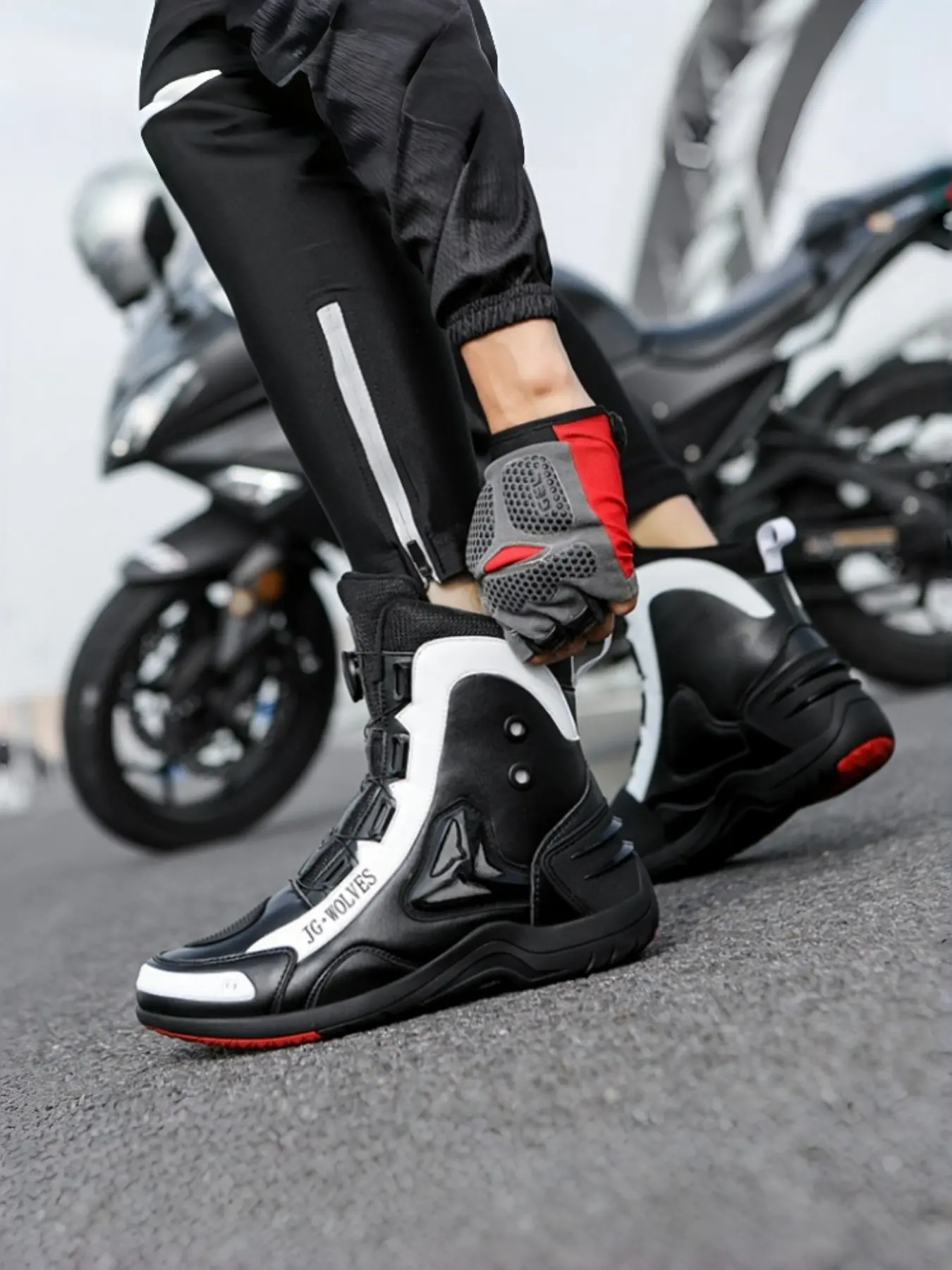 Men's Motorcycle Riding Boots, Anti-Slip Durable Comfortable Racing Shoes, Waterproof Protective Design, Ideal for Motorbike Enthusiasts