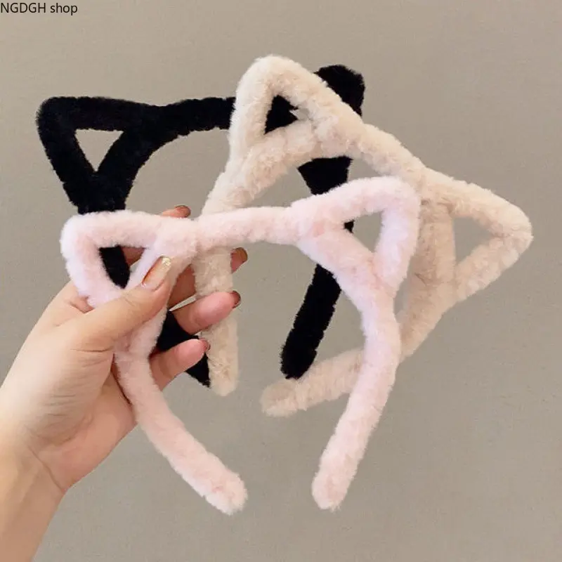 Minimalist Black Furry Cat Ear Headband, Soft Plush Hair Hoop for Women, Cute Everyday Hair Accessory, Dark Coquette Party Costume Headpiece, Perfect for Halloween Cosplay, Skincare Routine & Trendy Y2K Style.