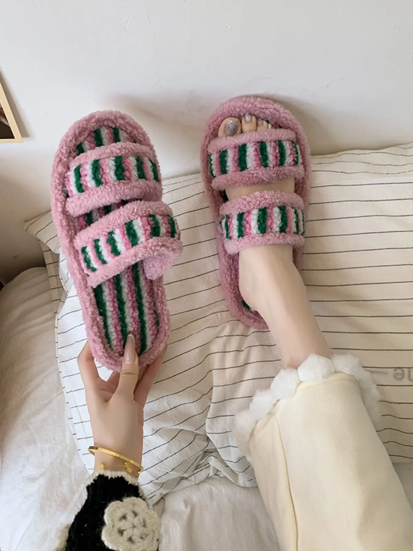 Women's Open-Toe Rainbow Stripe Plush Slippers, Soft Shock-Absorbing Comfortable Indoor Outdoor Shoes, Fashion Casual Warm Winter Footwear