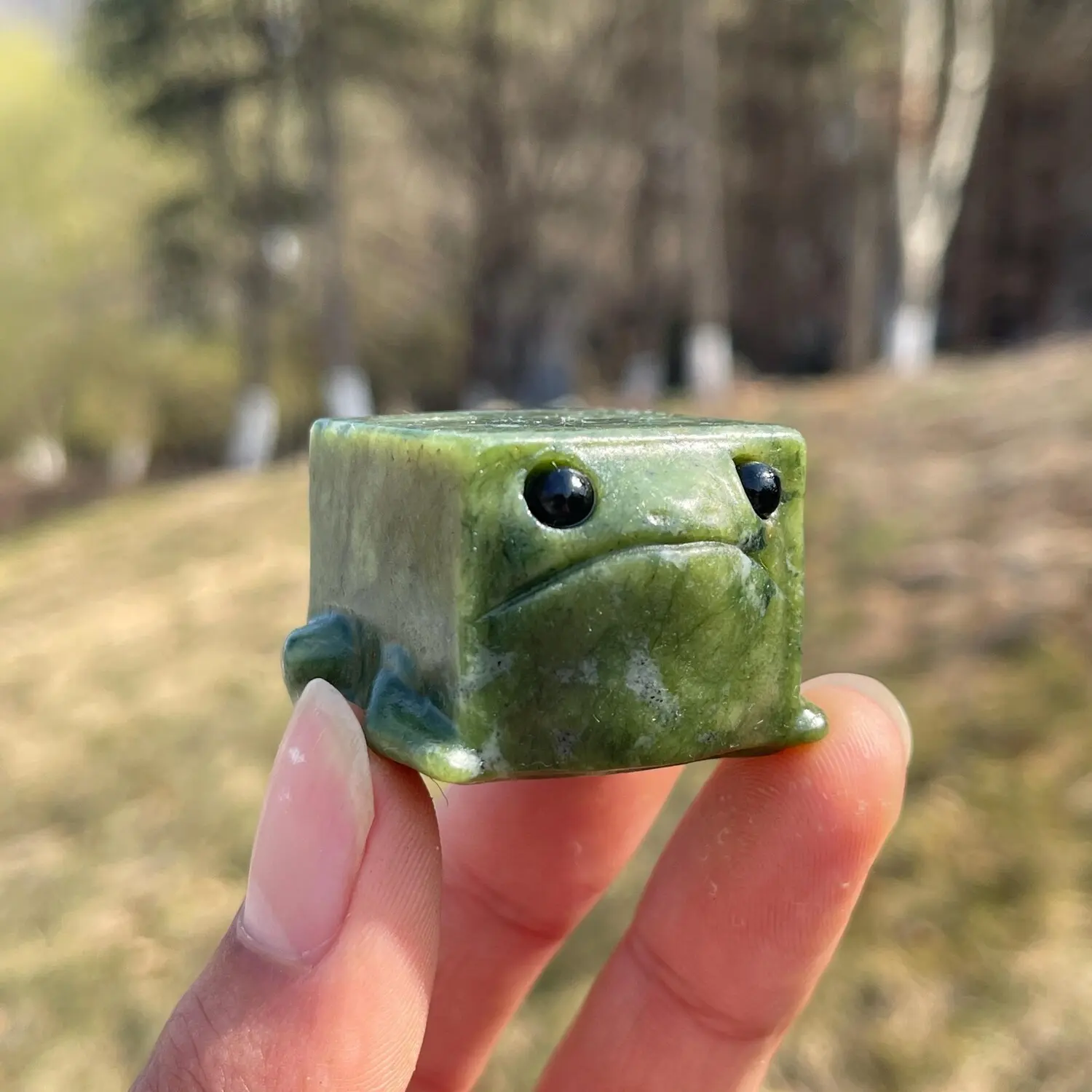 Natural Serpentine Frog Carving, Hand Carved Animal, Home Decor, Crystal Gift, Unique Artisan Craftsmanship, Perfect for Enthusiasts, Crystal Figurines