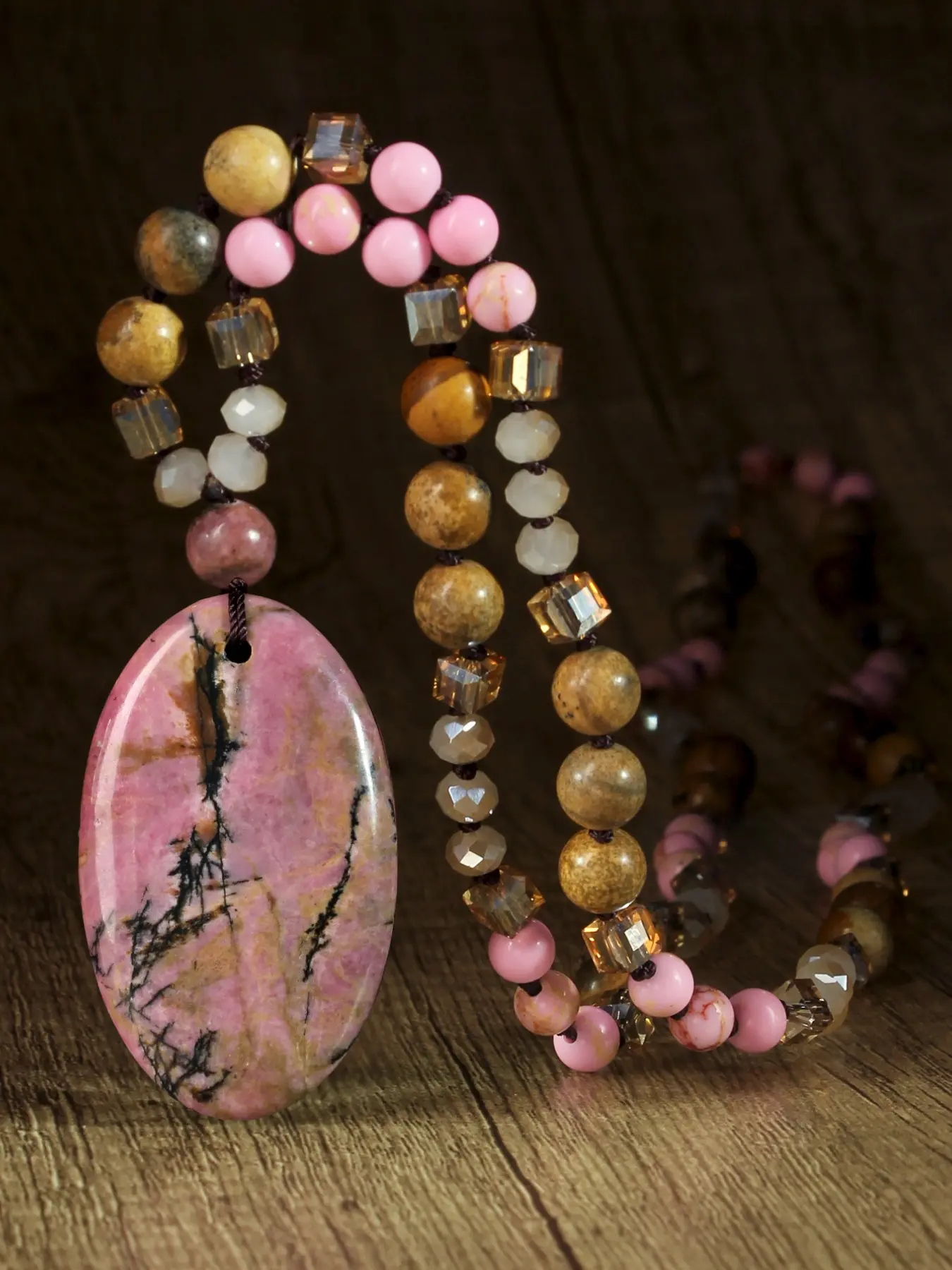 Boho Rhodochrosite Pendant Necklace, Handmade Natural Stone Jewelry, Vintage Style Long Chain, 108 Oval Beads, Ethnic Fashion Accessory, Decorative Beaded Necklaces, Gemstone Beaded Necklace