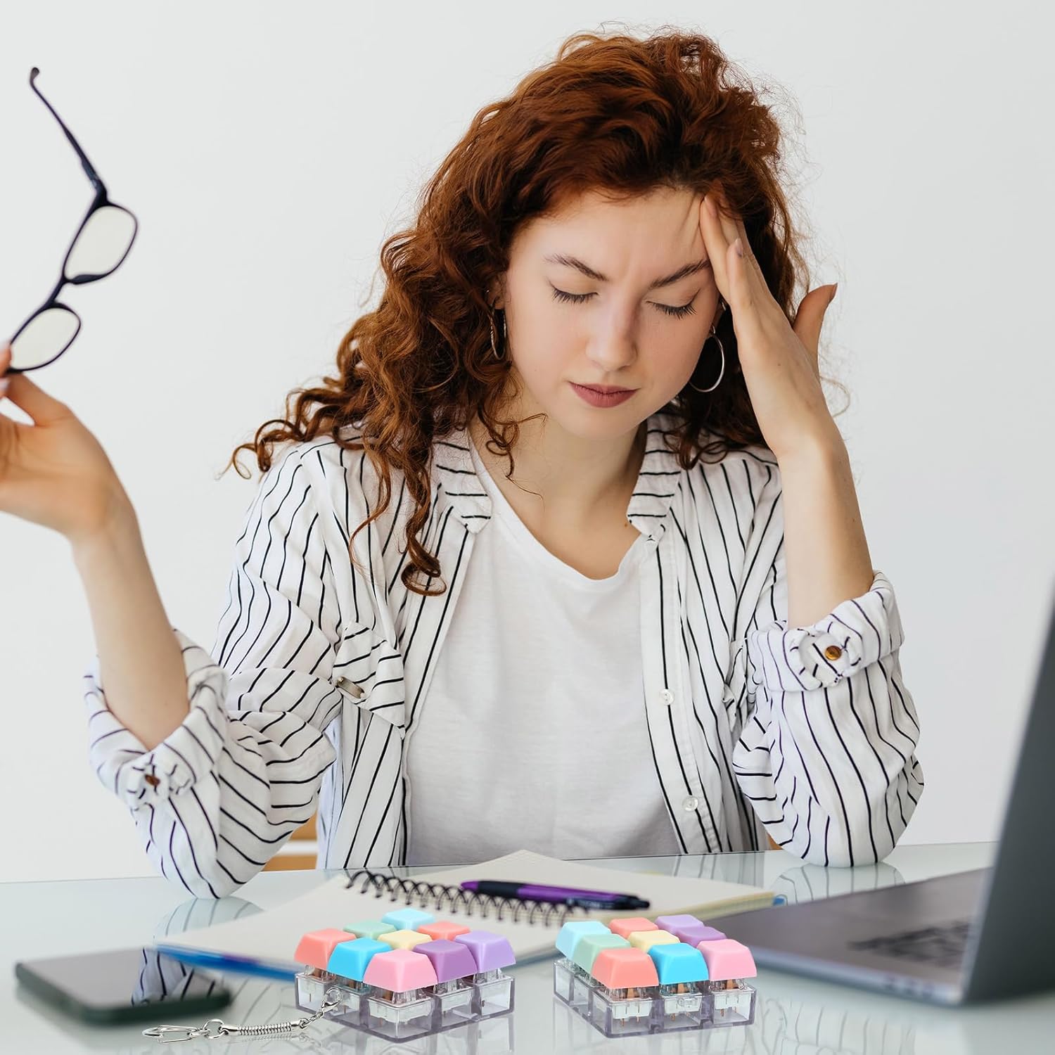 Keyboard Fidget Toy Nine-Key Clicker Keychain Anxiety Stress Reliever Autism Toy Push Bubble Sensory Fidget for Kids Adults Portable ABS Material Bright Colors Comfortable Touch