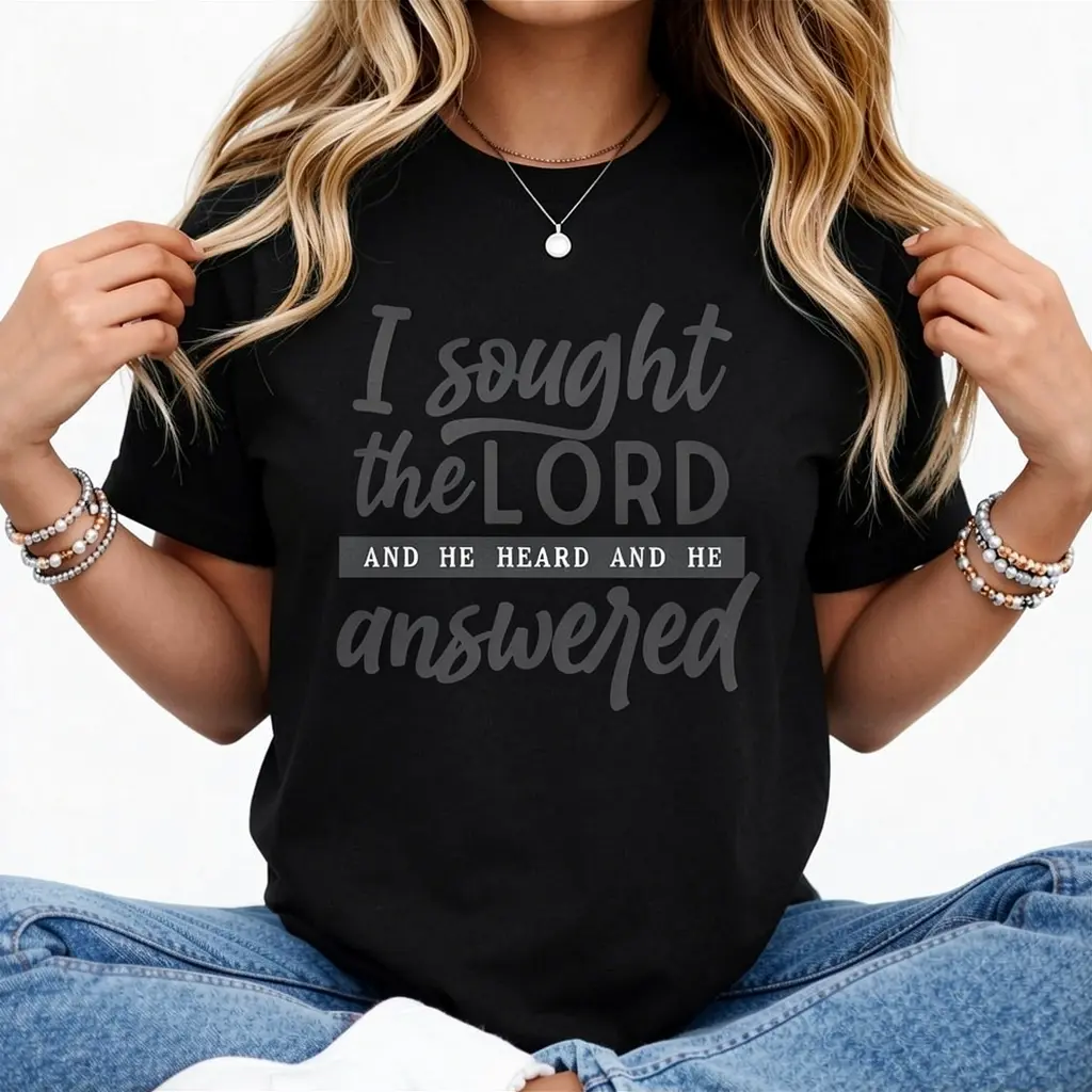 Women's "I Sought The LORD" Loose-Fit Crew Neck Short Sleeve Tshirt - Cute Elegant Stylish Casual Top, Party Wear Gift