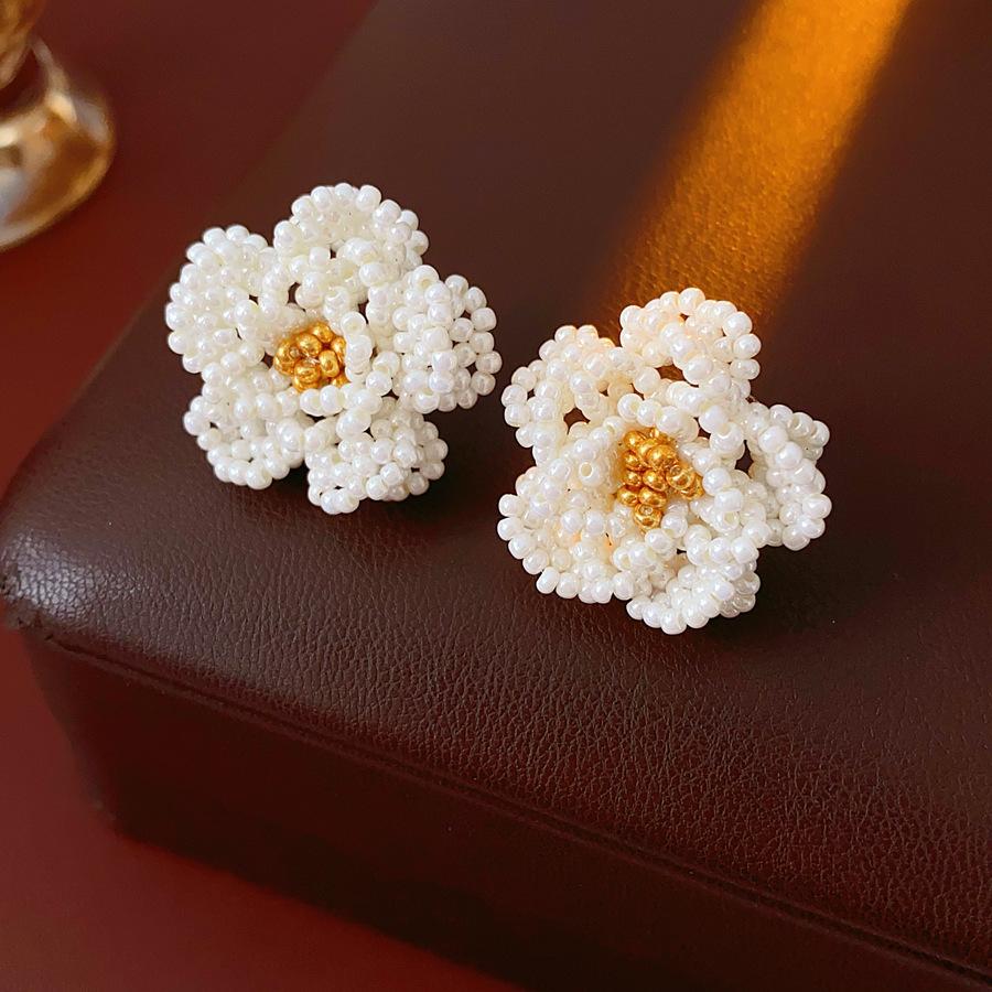 French Elegant Glass Bead Flower Earrings and Necklace Set, Perfect Gift for Daily Wear, Engagement Parties, Holidays