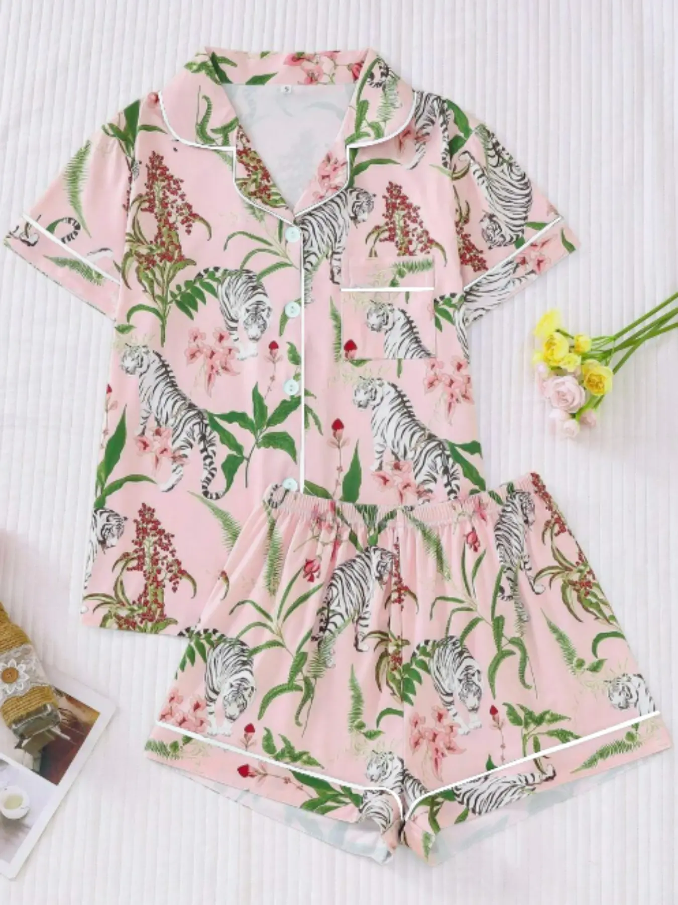 Two-Piece Base Tiger Pajama Set for Women, Open Front Short Sleeve Top and Shorts, Casual Home Wear, All Seasons