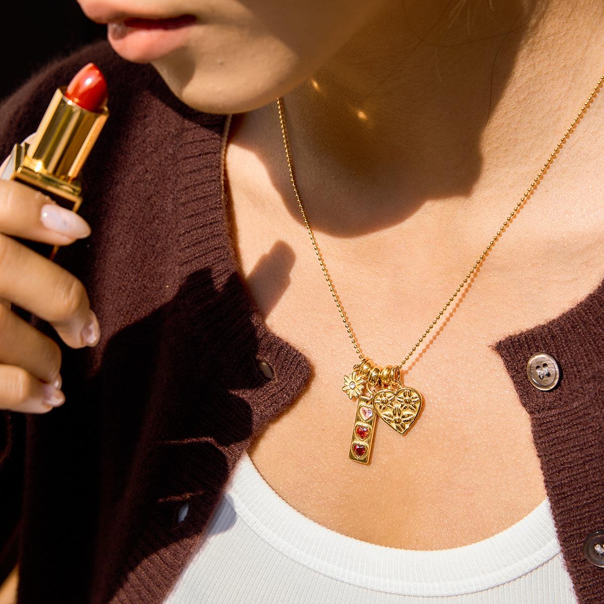 [FLAME] Women's Gold Bead Necklace with Heart & Daisy Flower Decorations, Elegant Layered Jewelry with Pink CZ Accents, Suitable for Casual Wear & Gifts