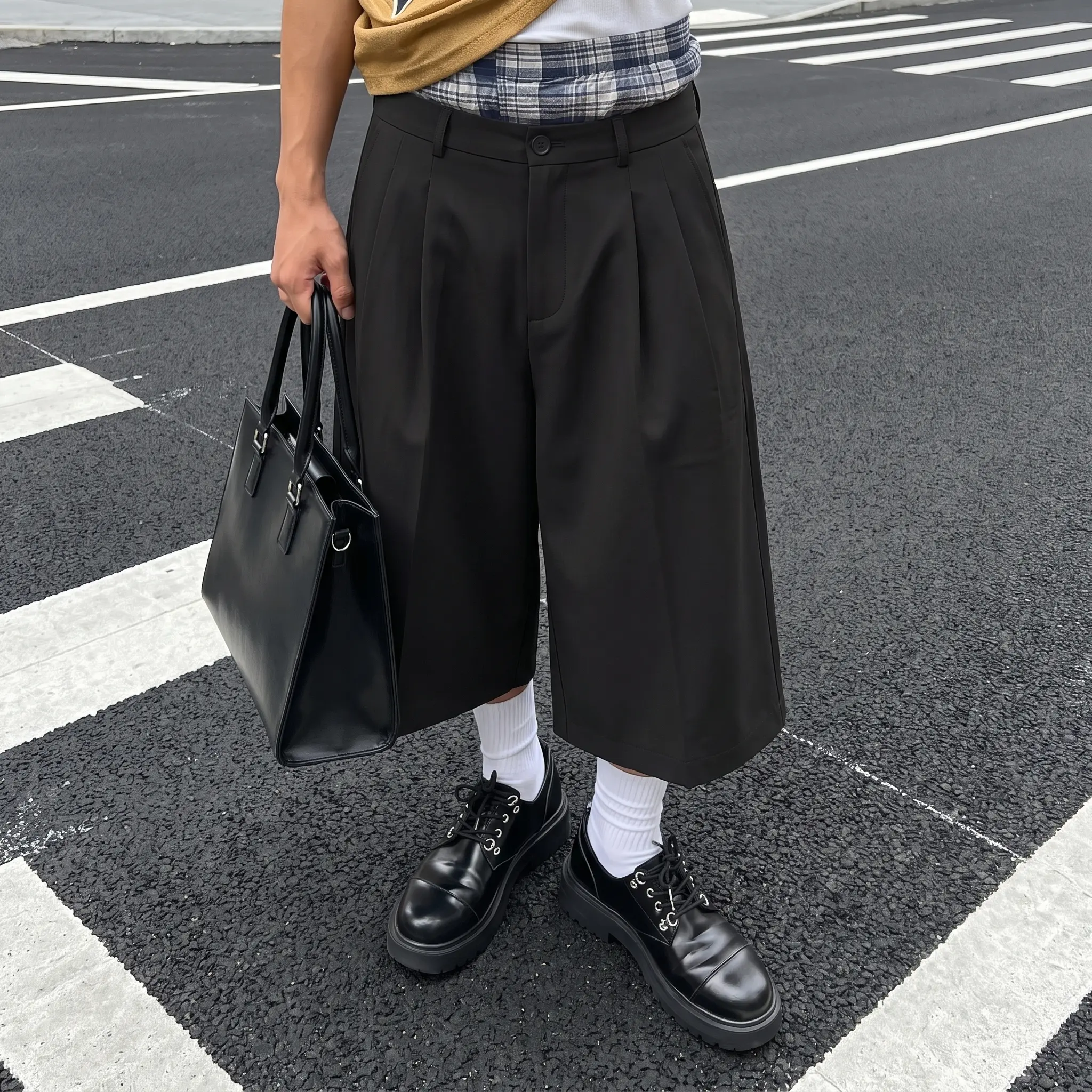 Men's Black High-Waist Straight Pockets Button-Down Loose Pleated Shorts - Suitable for Business Casual, Outdoor Wear