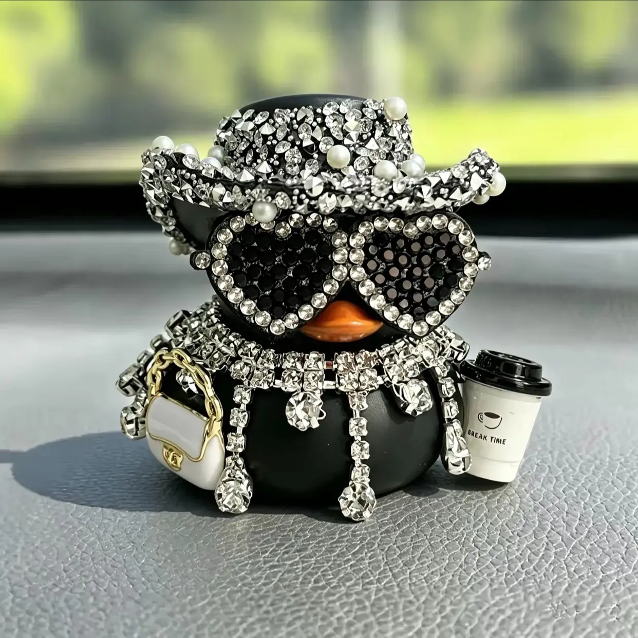 1pc Luxury Rhinestone Duck Car ornament,Sparkling Pearl Decor Car Dashboard Decor,Unique Cool Car Interior Decorative Accessoriesfor Car, Truck, SUV, bling car accessories, Perfect Car Gift, Decoration, Automotive Decoration, Vehicle Decoration