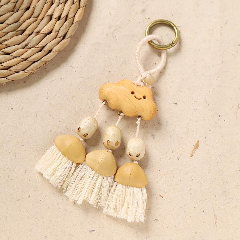 Naturally handcrafted fruit shell bell, with seeds, sound therapy handbell, wish-fulfilling fruit bag ornament, Yunnan specialty gift, mobile phone decoration accessory