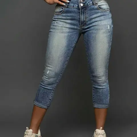 Women's Light Wash Triple Button High Waist Stretch Capri Denim Jeans, Tummy Control, Casual Denim Pants for Daily Wear Fit Stretchy Denim Jeans