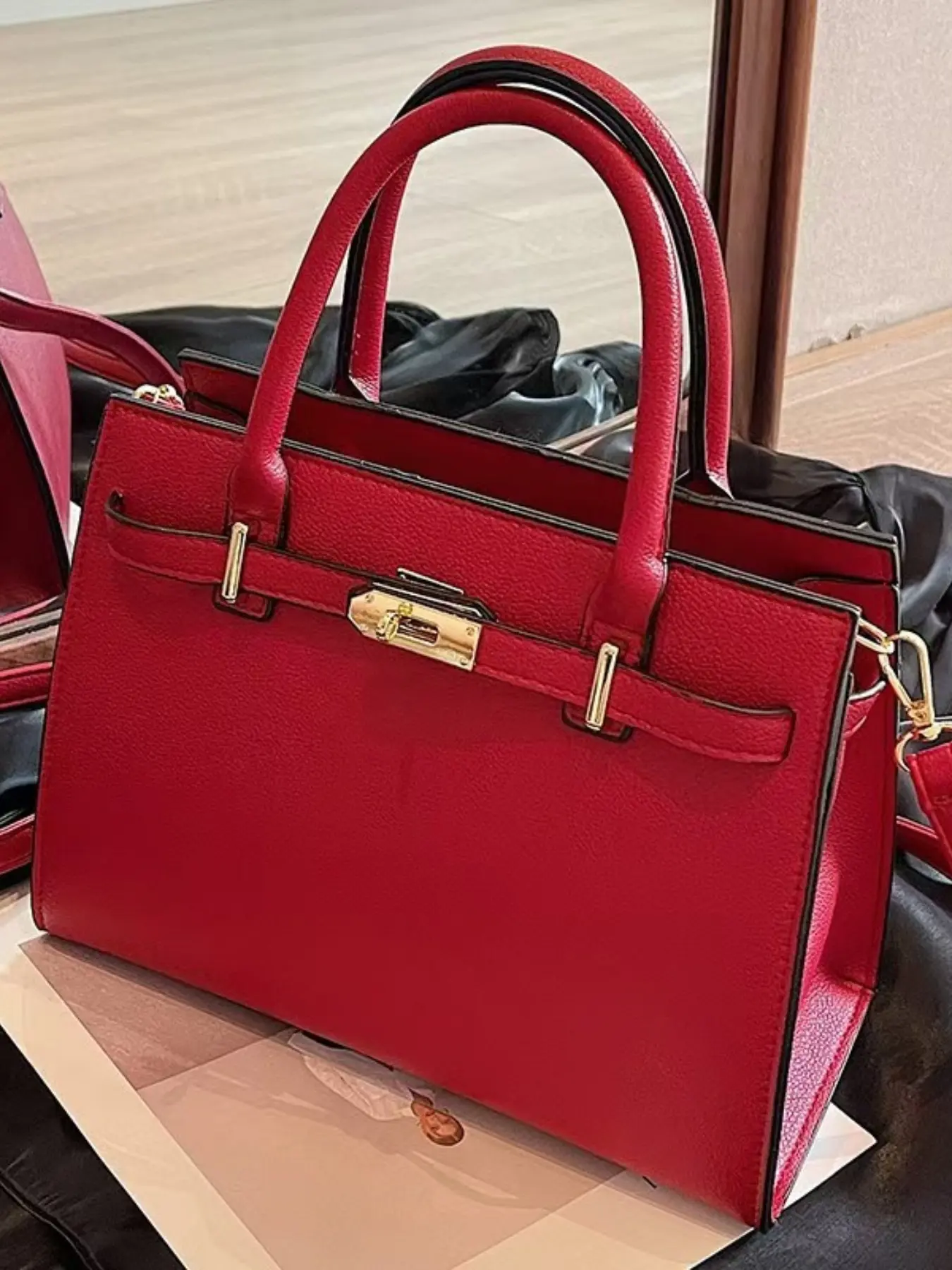 Platinum Color Commuter Tote Bag, Multi-Layer Large Capacity, Durable Hardware, Soft Leather, Easy to Clean, Stylish and Practical