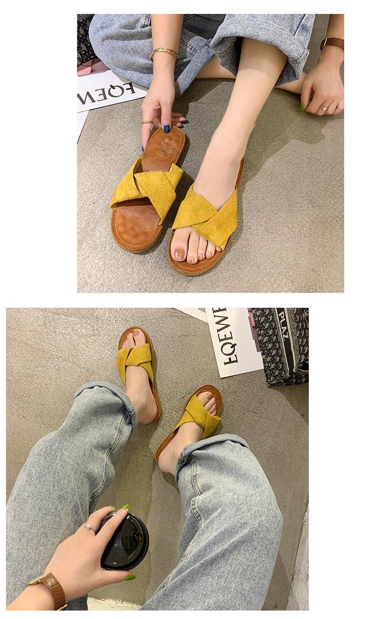 Summer women's sandals for outdoor wear 2026 new model, flat cross-strap suede slippers for women