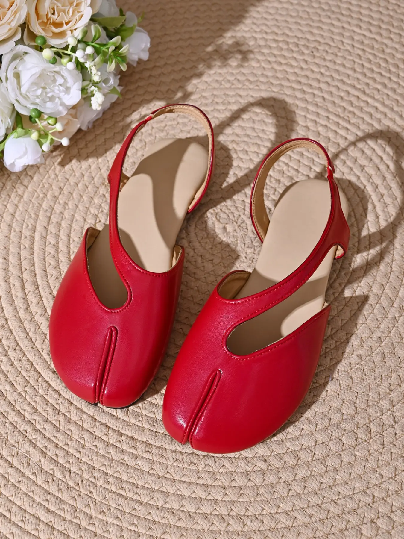 Women Split Tabi Toe Slingback Flats, Cutout Soft Faux Leather Back Strap Casual Flat Shoes, 4 Colors Black Champagne Silver Metallic Silver Red
