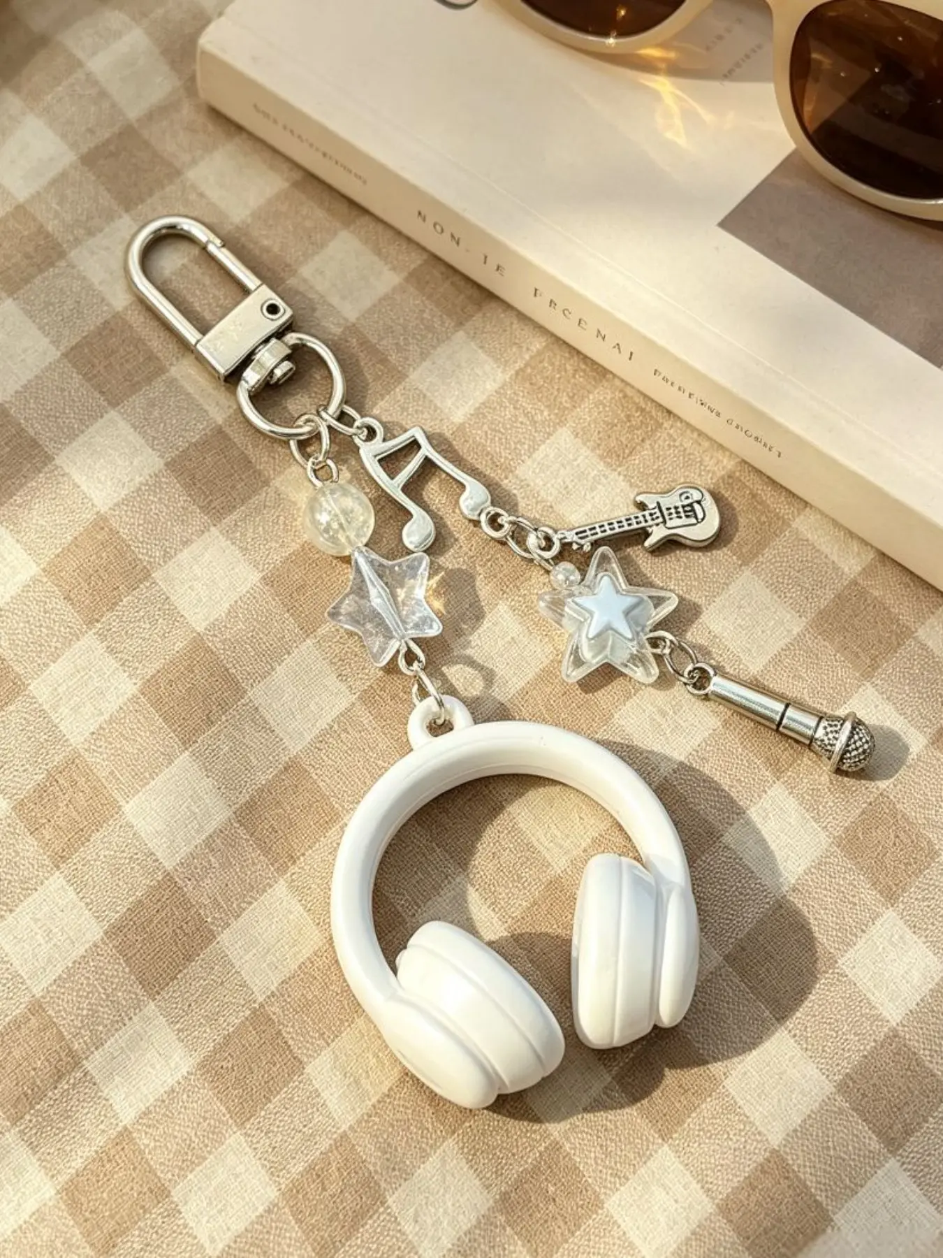 Y2K Mini Headphone Keychain, Silver Color Music Note Guitar Microphone Charms, Cute Rock Music Lover Backpack Accessory, All Seasons