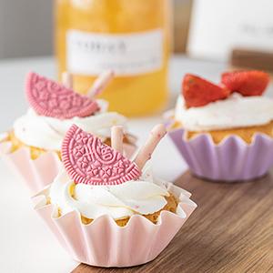 Love homemade cute desserts?Grab these 100 Pcs flared brown baking cups now!Reliable oil-proof coated paper muffin liners fit standard molds perfectly, easy to use, non-stick and durable for cream rolls, cupcakes and daily baking