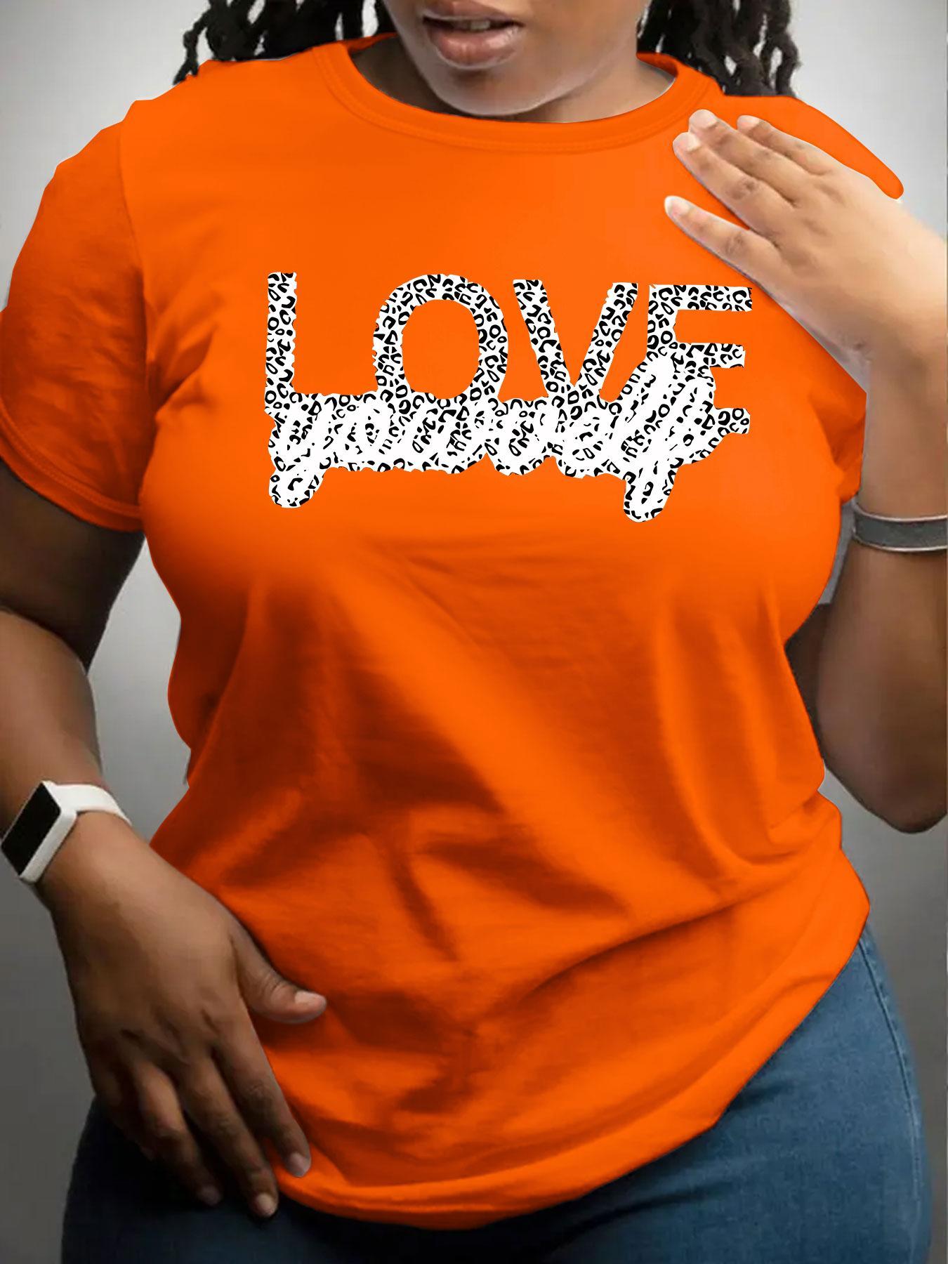 [Plus Size] Leopard Letter Print Round Neck Tee, Fashion Casual Crew Neck Short Sleeve T-shirt Fitted for Daily Outdoor Wear, Women Plus Clothing for All Seasons