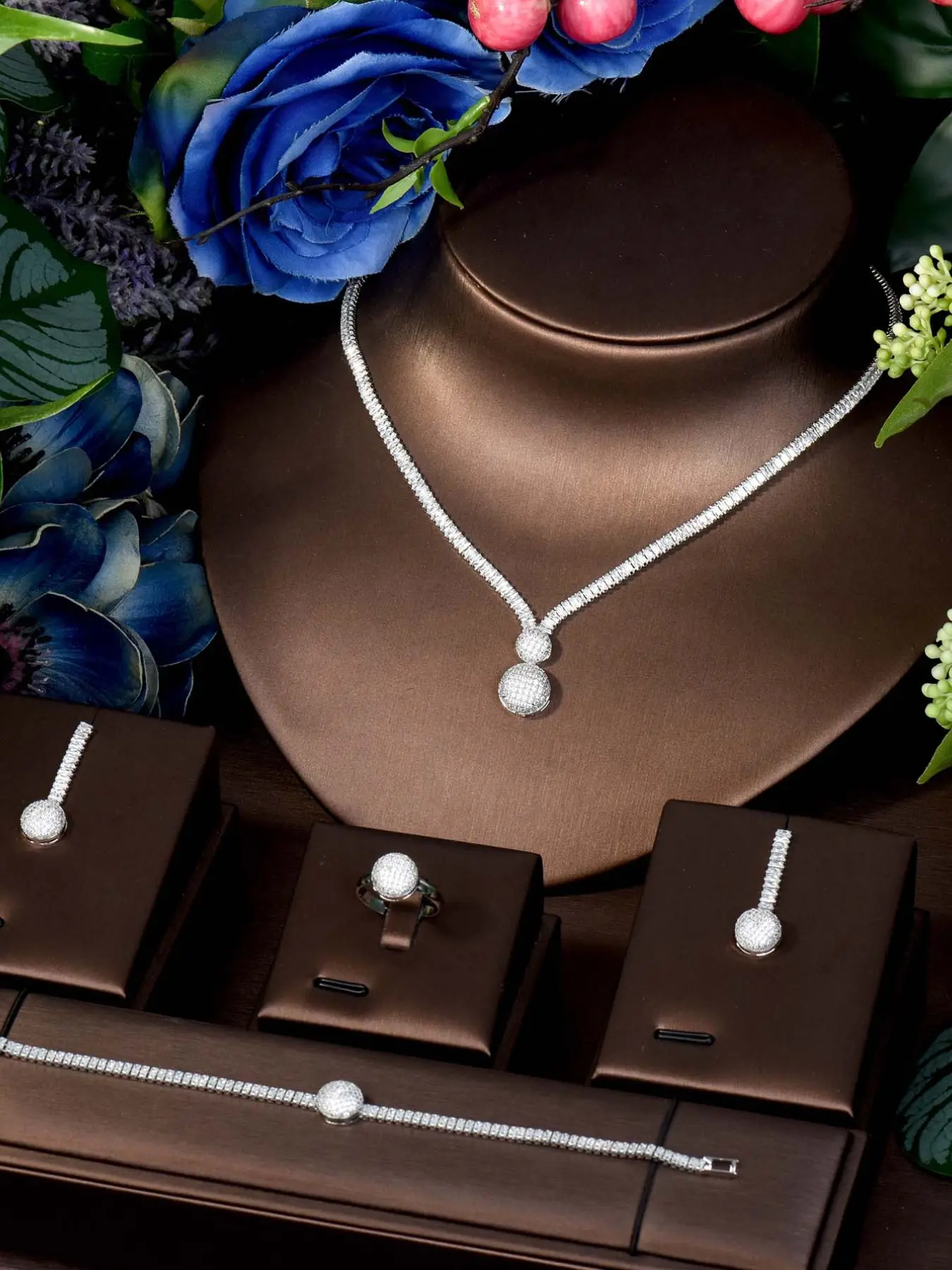 Unique Style Elegant Sparkling Rhinestone Jewelry Set, Four Piece Ensemble, Perfect for Parties, All-Season Accessory