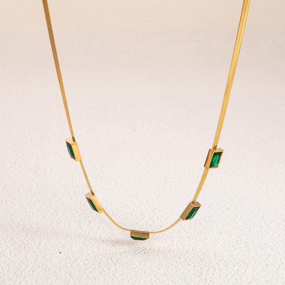 Stainless steel necklace plated with 18K gold, square emerald green rhinestone zircon clavicle chain necklace jewelry