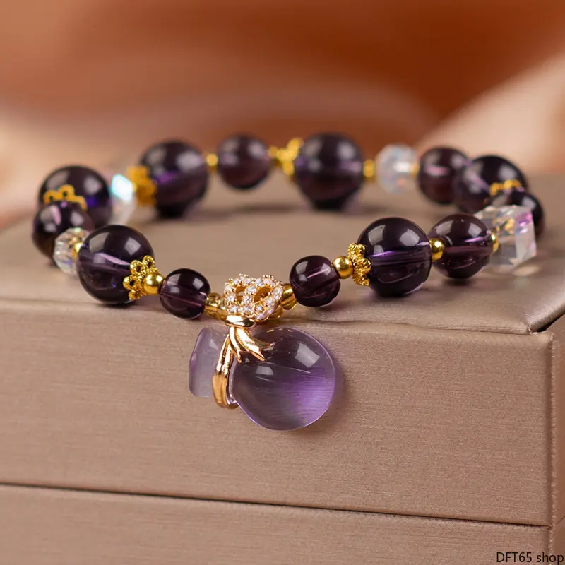 Natural Amethyst Beaded Bracelet With Pouch‑shaped Charm, Irregular Crystal And Rhinestone Composition, Minimalist Style, Suitable For Daily Casual Matching, Light‑weight Hand‑crafted Wrist Jewelry For Women