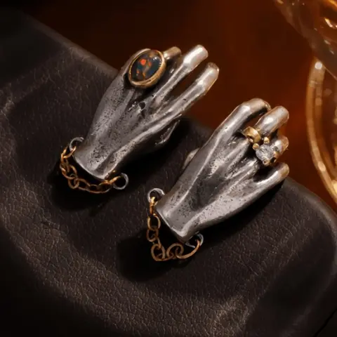 Vintage Gothic Hand Asymmetric Earrings,  Palm Studs with Golden Chain, Unique Dark Retro Ear Accessories for Women Daily Vacation Music Festival Party, Fashion Jewelry Earrings ，Gift for Her