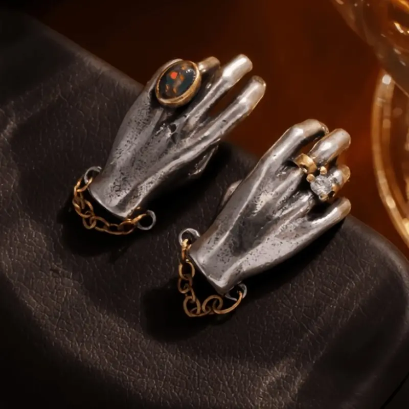 Vintage Gothic Hand Asymmetric Earrings,  Palm Studs with Golden Chain, Unique Dark Retro Ear Accessories for Women Daily Vacation Music Festival Party, Fashion Jewelry Earrings ，Gift for Her