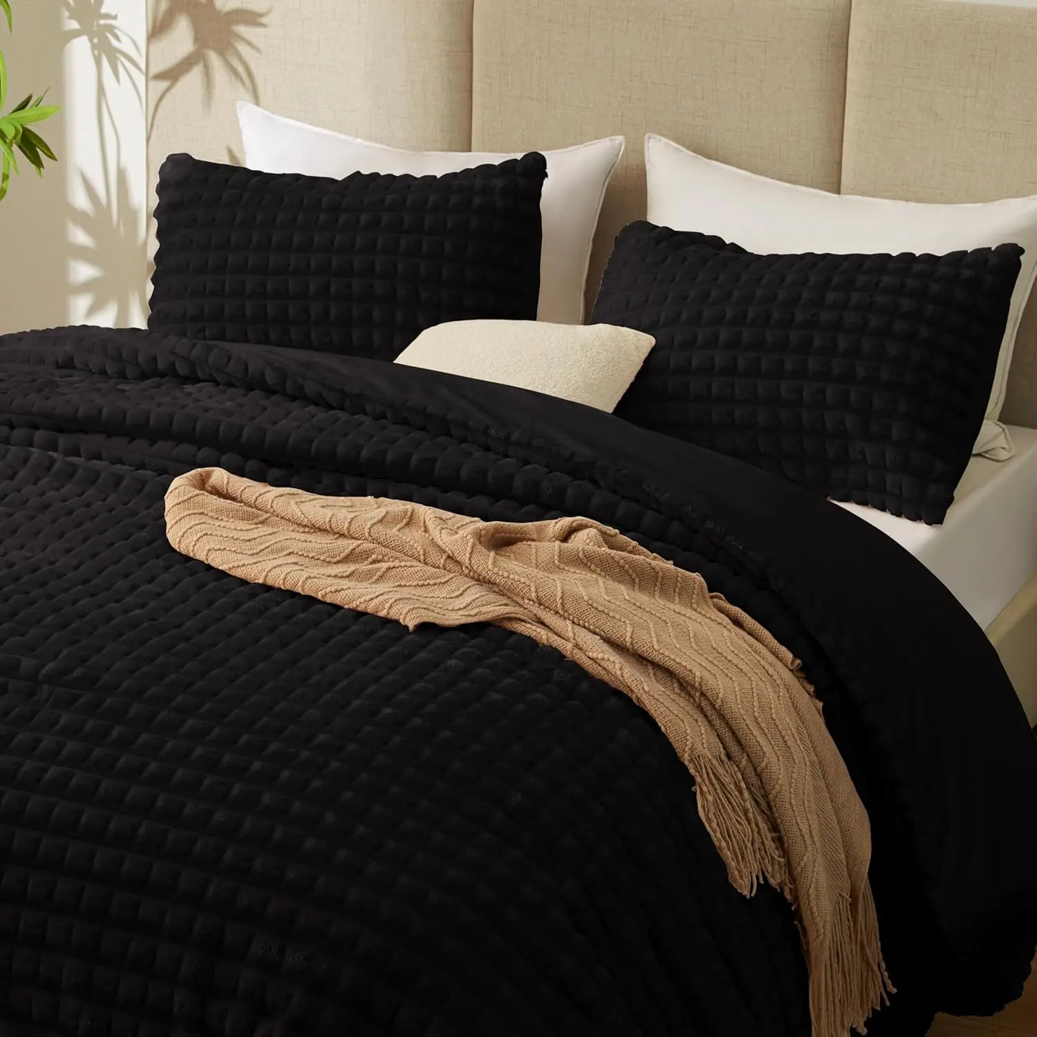 Comforter Set Queen Size - Soft Faux Fur 3D Grid Comforter 3 Pieces, Black Fleece Bedding Set,Winter Warm Bed Set,1 Comforter with 2 Pillowcases