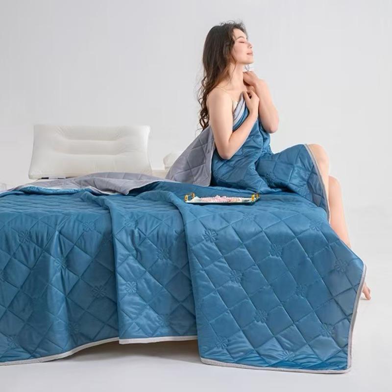 Ice Cream Cooling Blanket, Soft Lightweight Breathable Blanket, Air Conditioning Blanket, Air Conditioner Blanket, Comfortable Blanket for Home Office Travel