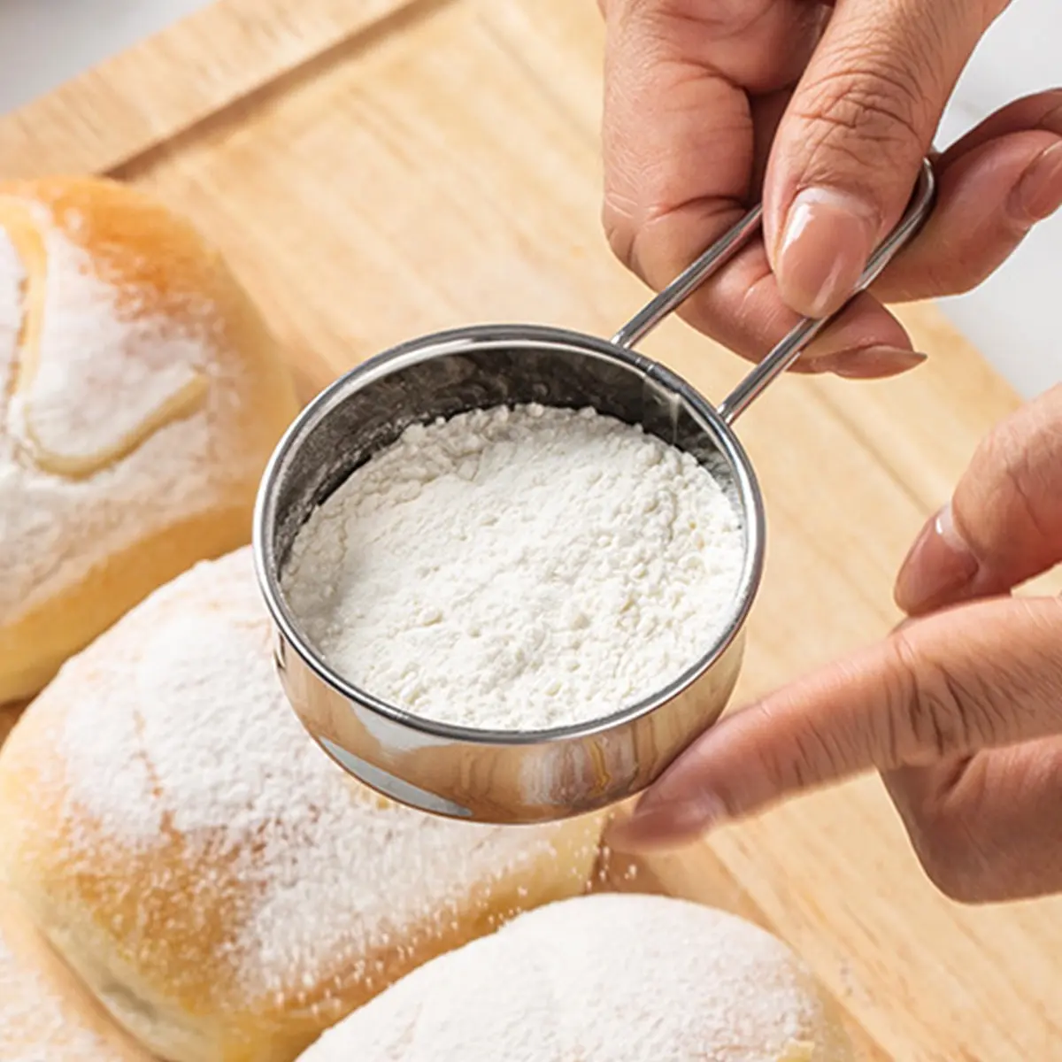 1pc Stainless Steel Handheld Flour Sifter, Mini Handle Sugar Powder Sprinkler, Fine Mesh Baking Sieve for Cake Bread Coffee Dusting