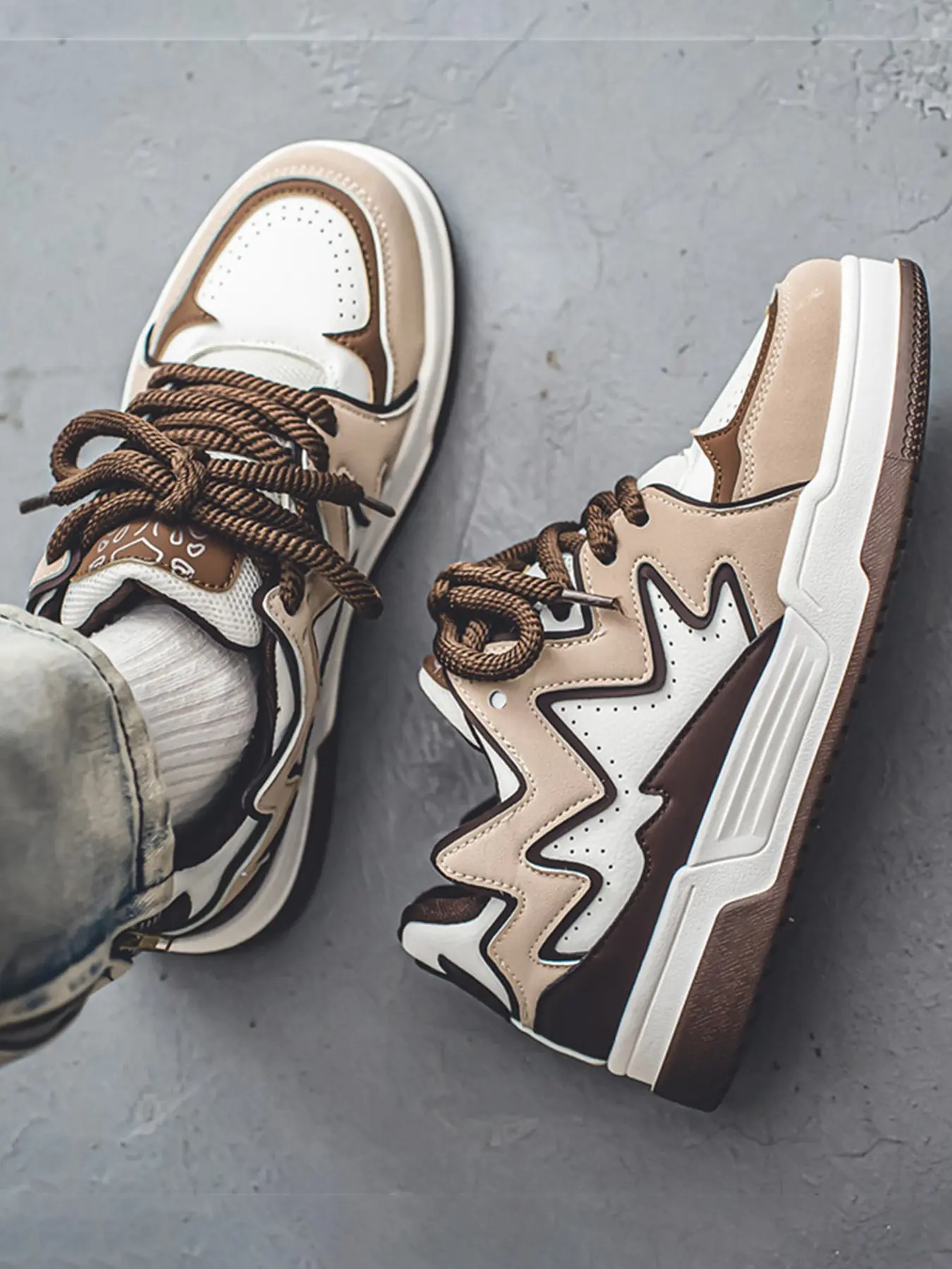 Men Fashion Zigzag Patchwork Star Skate Sneakers Casual Trendy Trainers Chunky Platform Thick Cord Laces Soft Non Slip Daily Casual Low Top Shoes