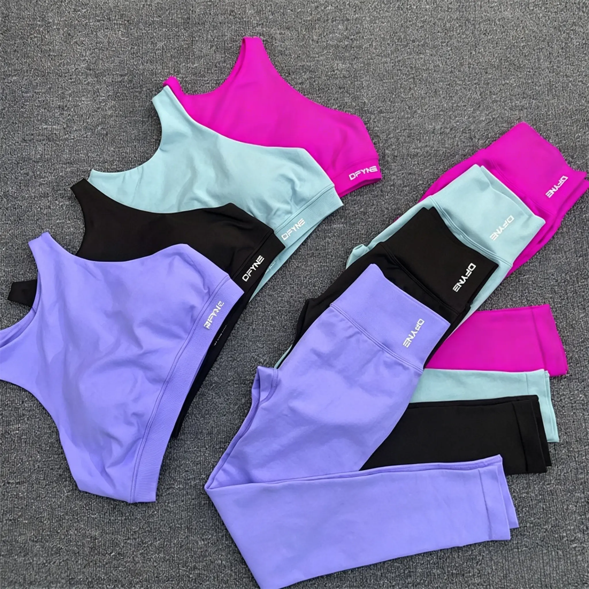 Dfyne Women's Gym Matching Set, Seamless 2-Piece Sculpting Lycra Outfit, High Elastic Athleisure for Training, Athleisure Gym Clothes, High Elastic Activewear, Running Gear, H-Back Racer, 360 Fit Women's Sports Underwear Sets, 4-Way Women's Sports Underwe