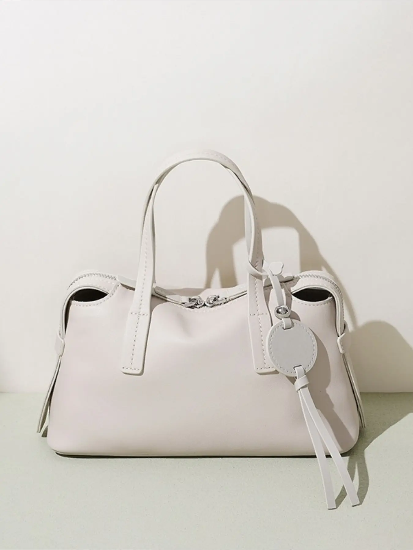 Leather Boston bowling bag messenger bag women's versatile exquisite high-end office worker large-capacity handbag women 2026
