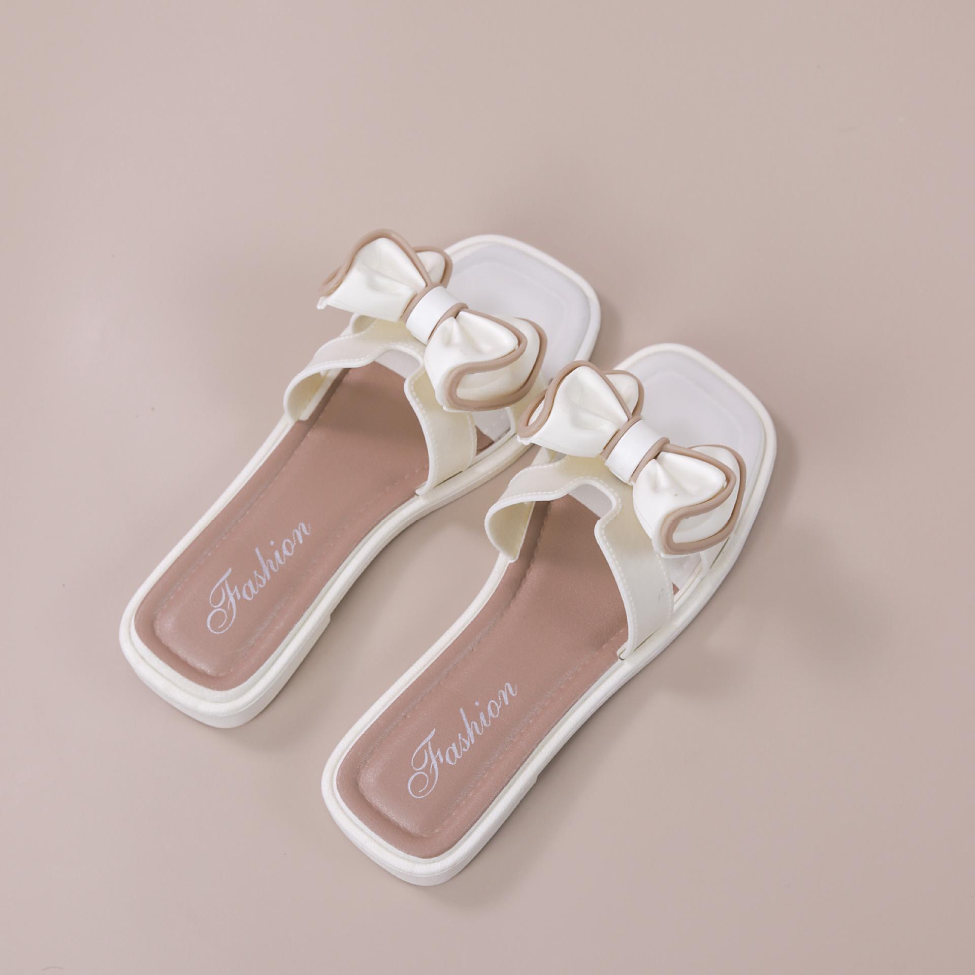 New style women's outdoor slippers with floral design, soft sole, fashionable, non-slip, flat bottom, butterfly square buckle, summer sandals for women